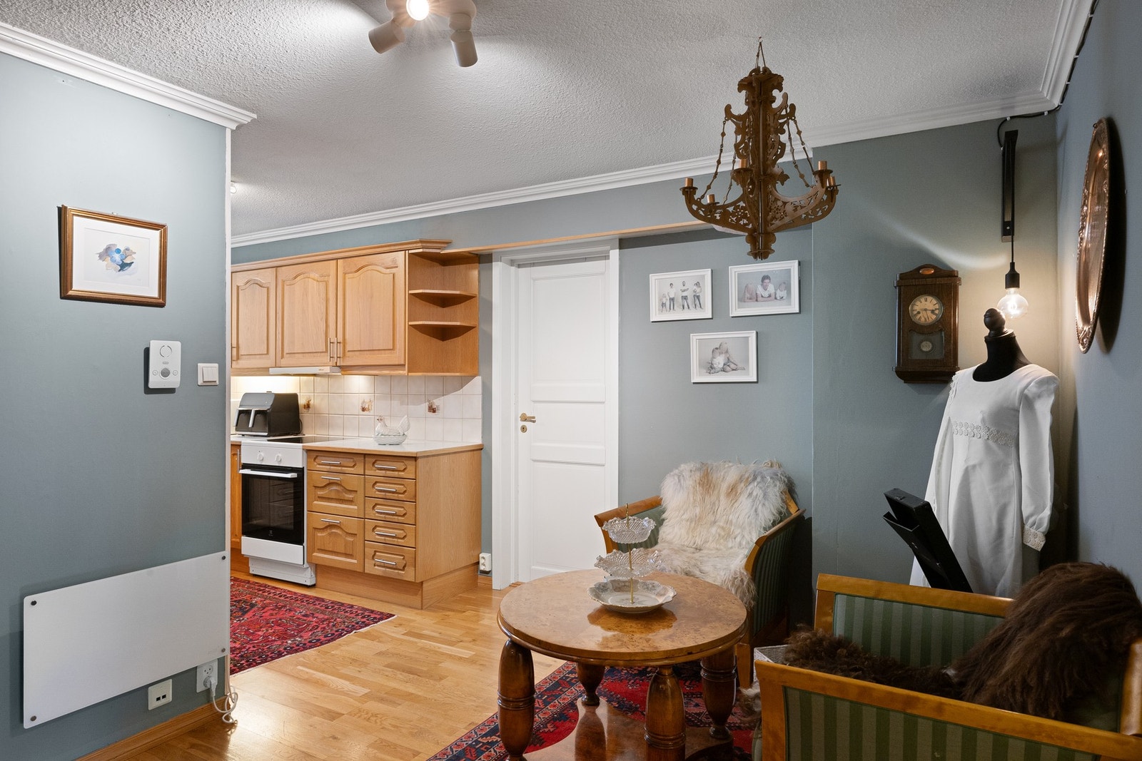 Forstue med åpen løsning til kjøkken Galleribilde