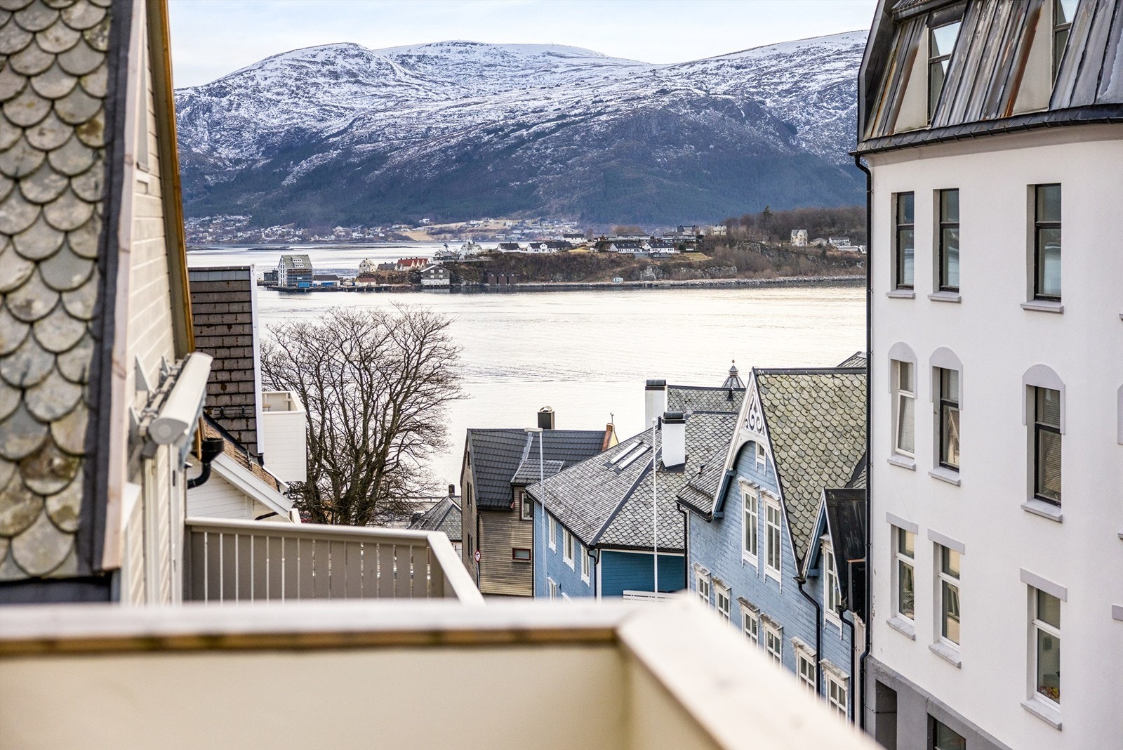 Her har man ypperlig utsikt når Slinningsbålet tennes Galleribilde