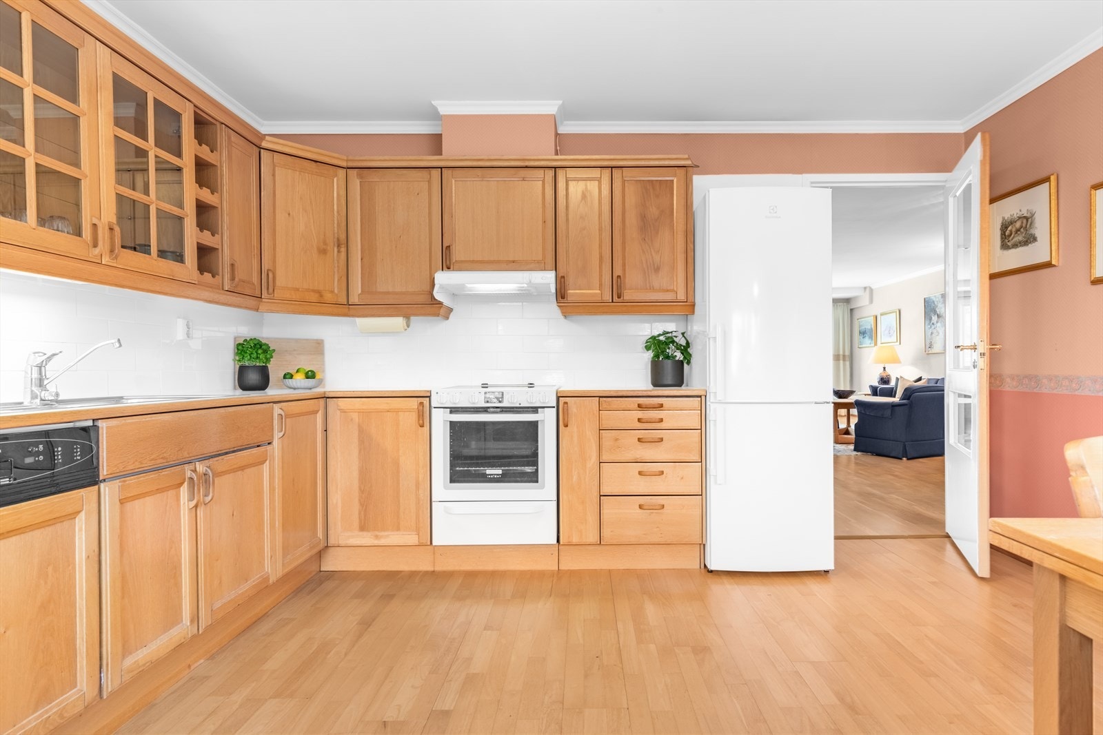 Et naturlig samlingspunkt for både hverdag og hyggelige stunder med familie og venner. Galleribilde