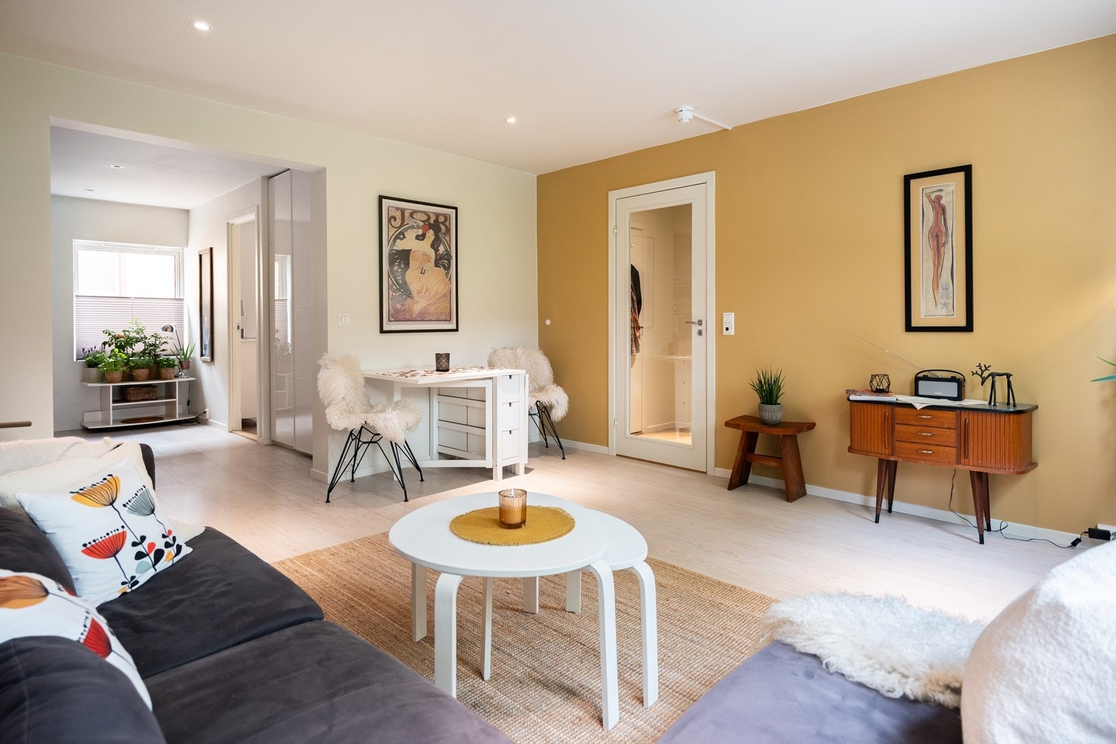 Velkommen til Nonnegata 18A - en påkostet og delikat 2-roms selveier på hele 45m² med populær beliggenhet på Møllenberg. Foto: Eivind Mølnå Galleribilde