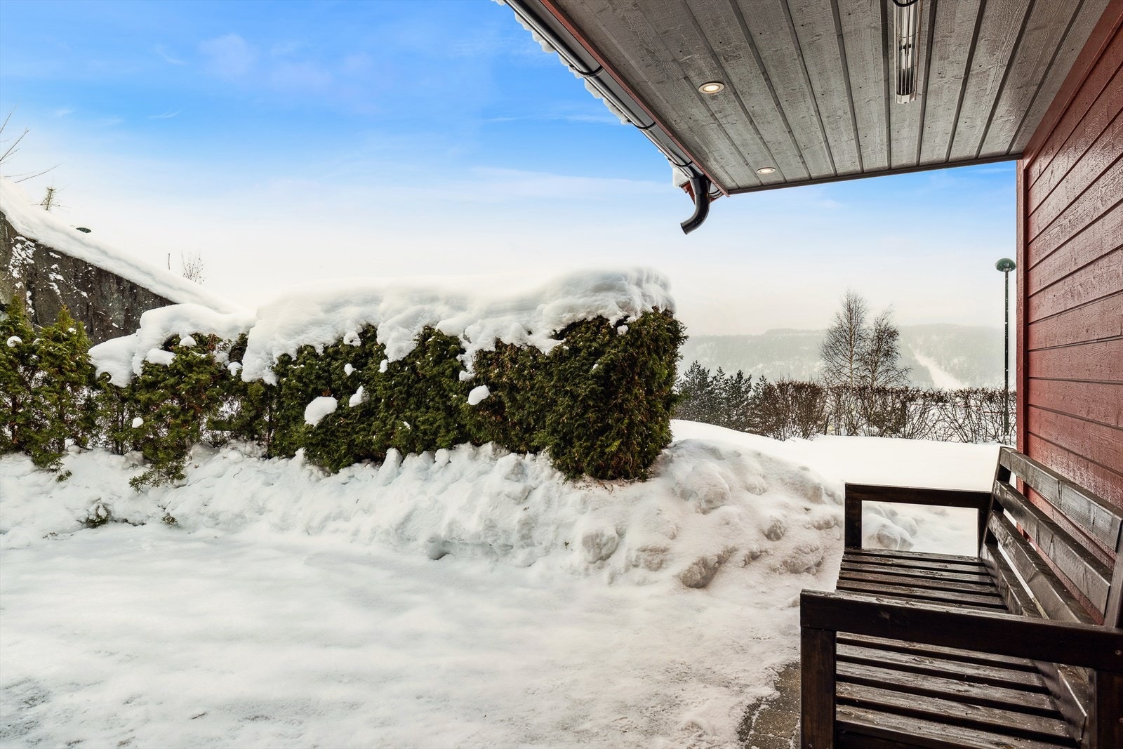 Hyggelig overbygget uteplass. Galleribilde