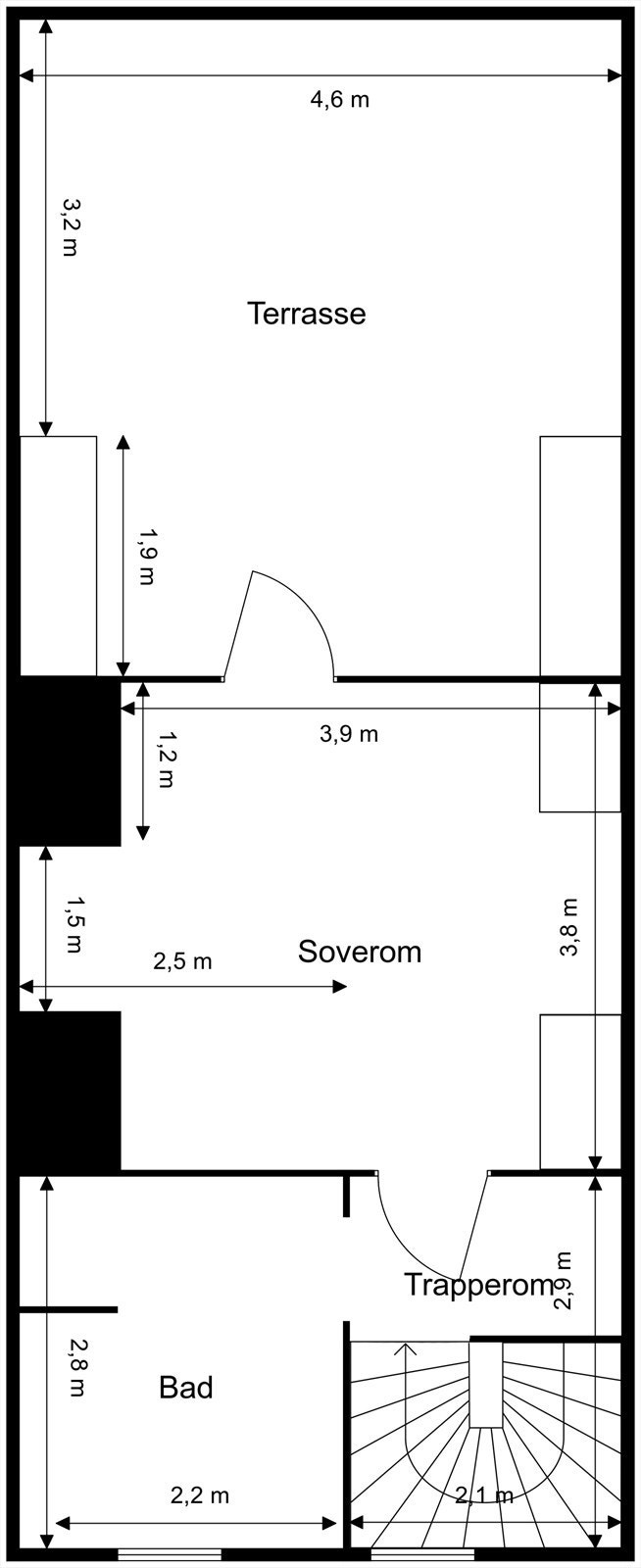Andre etasje inneholder et romslig soverom, bad og utgang til en stor takterrasse. Galleribilde