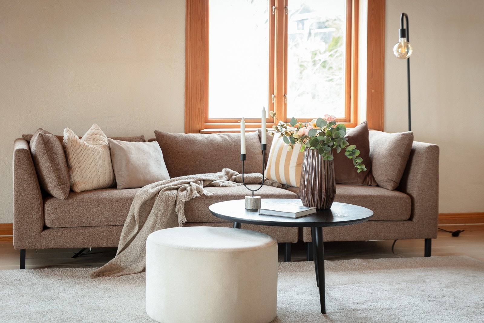 En lun og hyggelig krok i stuen, ideell for avslapning. Galleribilde