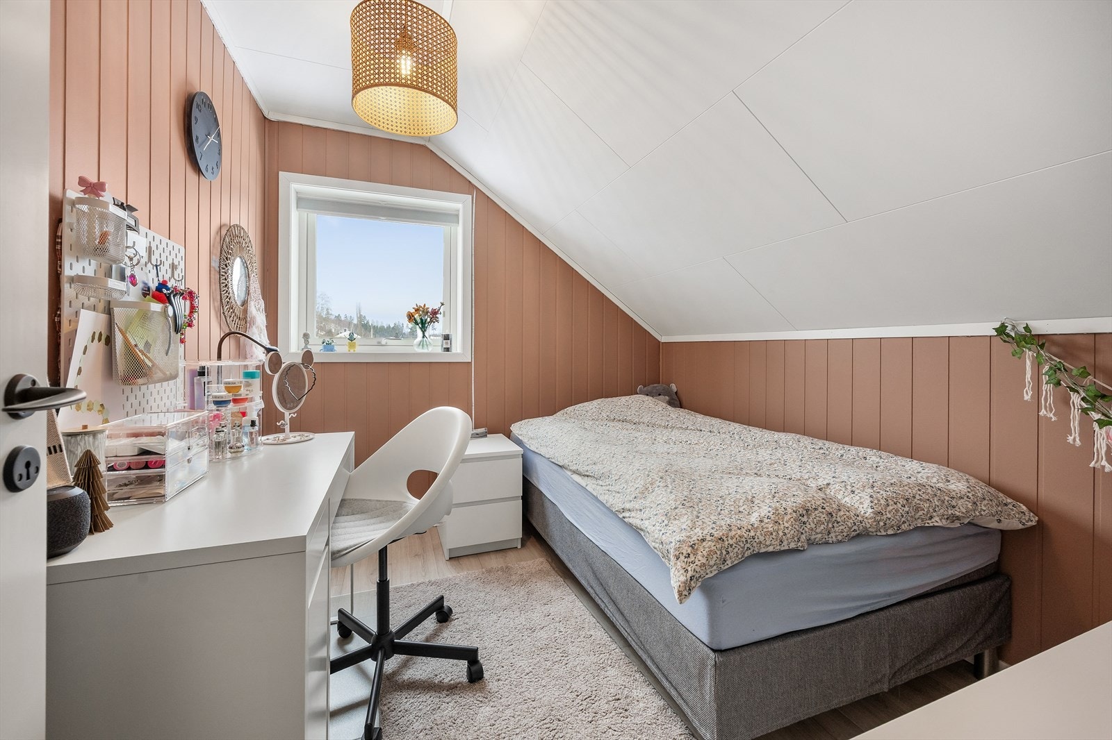 Soverom oppe. Galleribilde