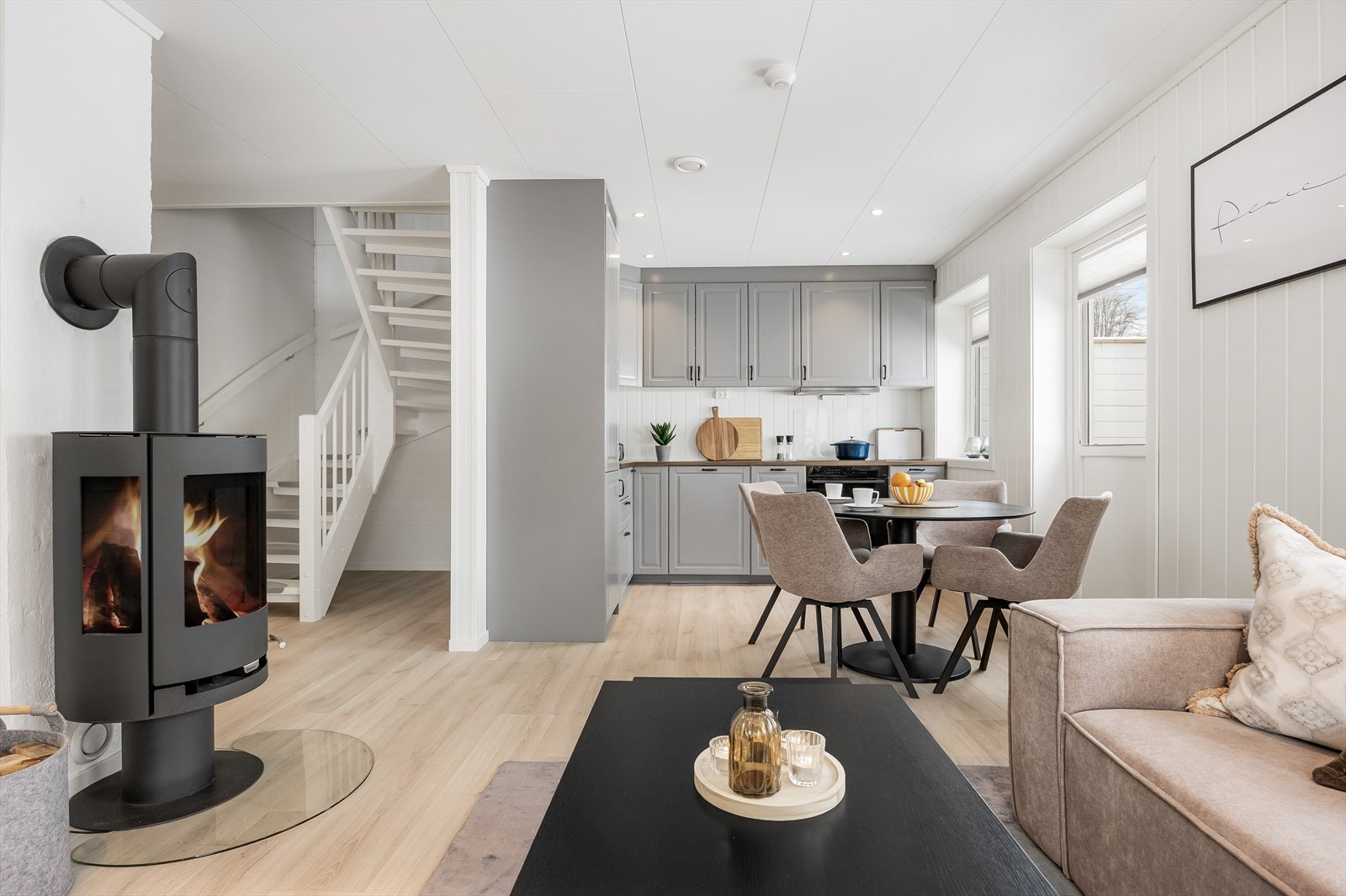 Peisovnen står sentralt i allrommet. Galleribilde