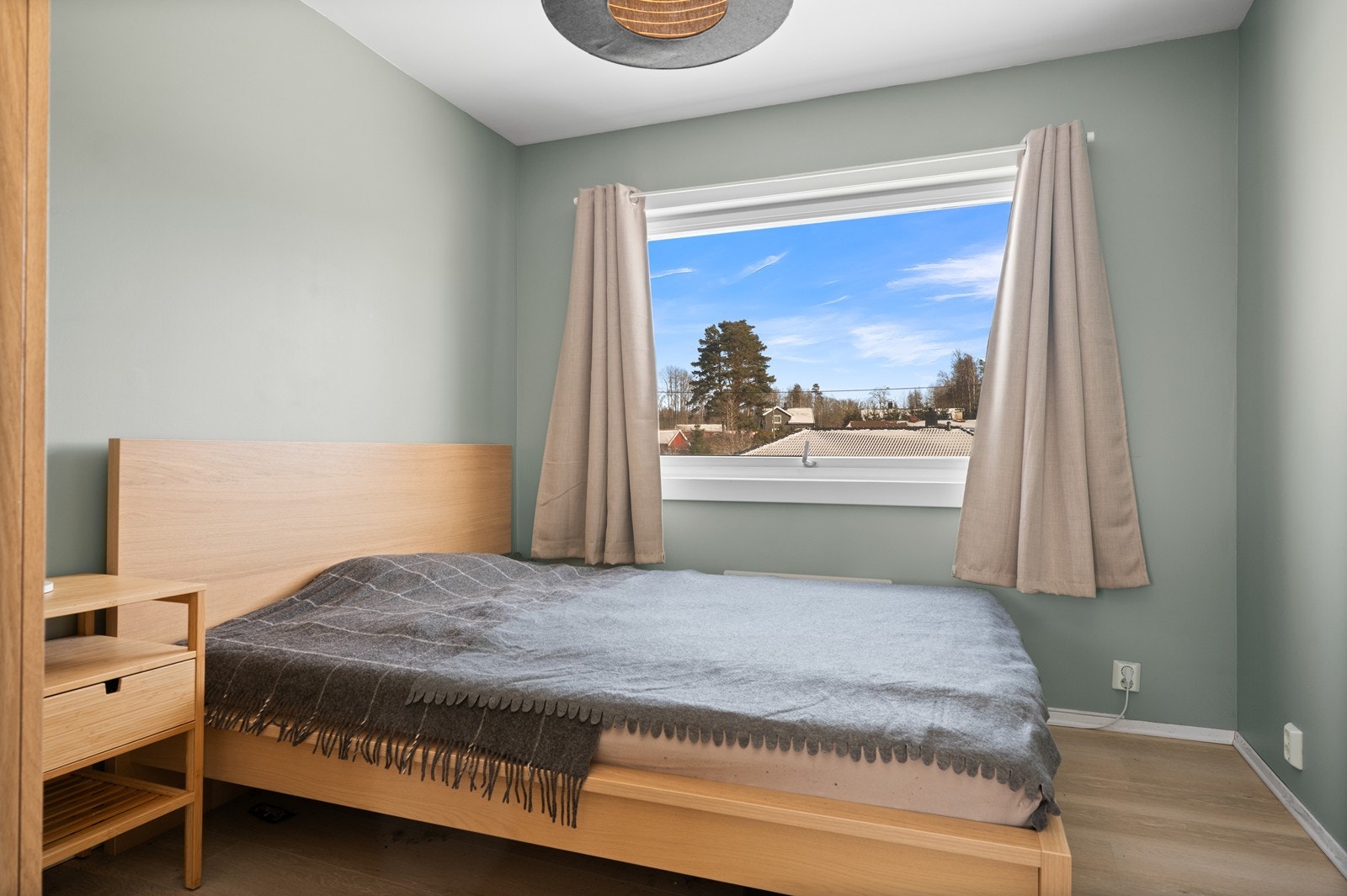 Andre etasje har to soverom med elektrisk oppvarming. Galleribilde