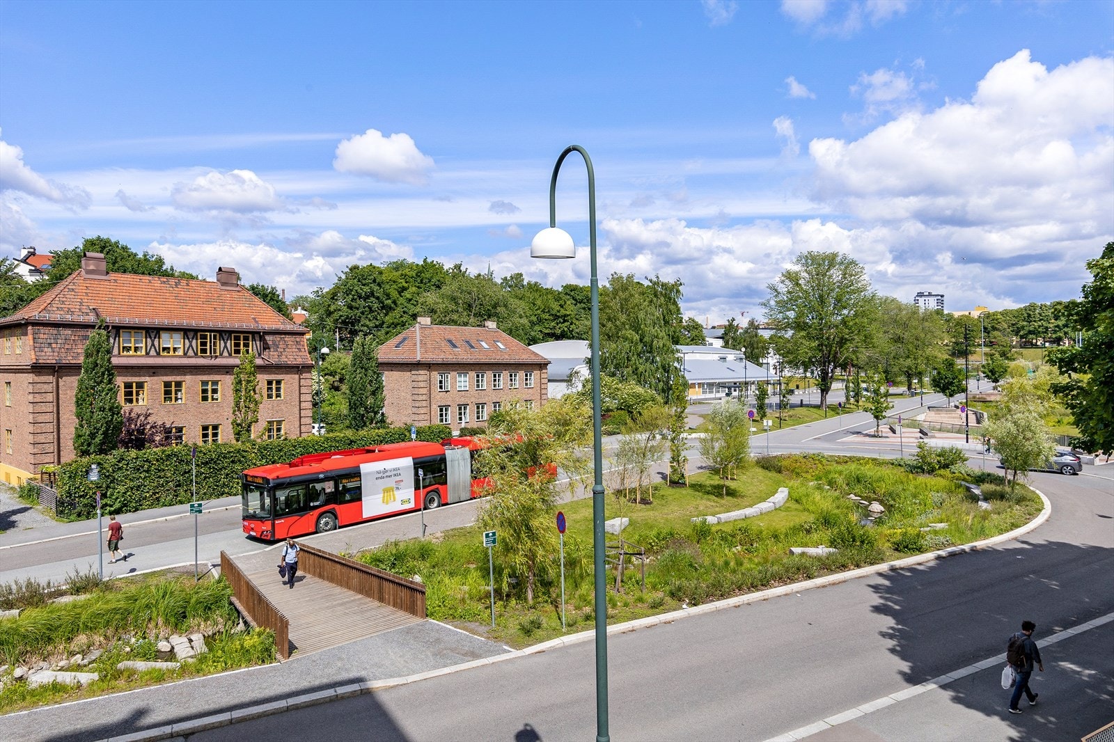 Kollektivtilbudet er utmerket, med busstopp på Galgeberg kun ett minutt unna med hyppige avganger Galleribilde