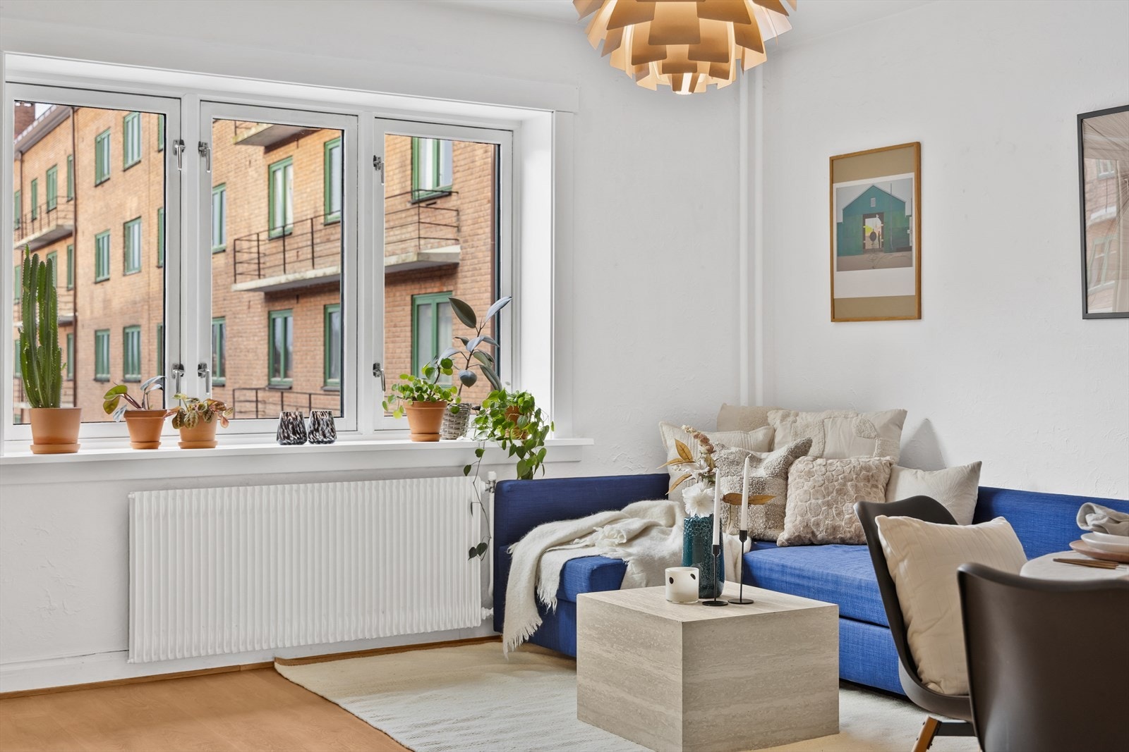 Vinduene ble malt og enkelte skiftet i perioden 2017-2018, som del av borettslagets vedlikehold Galleribilde