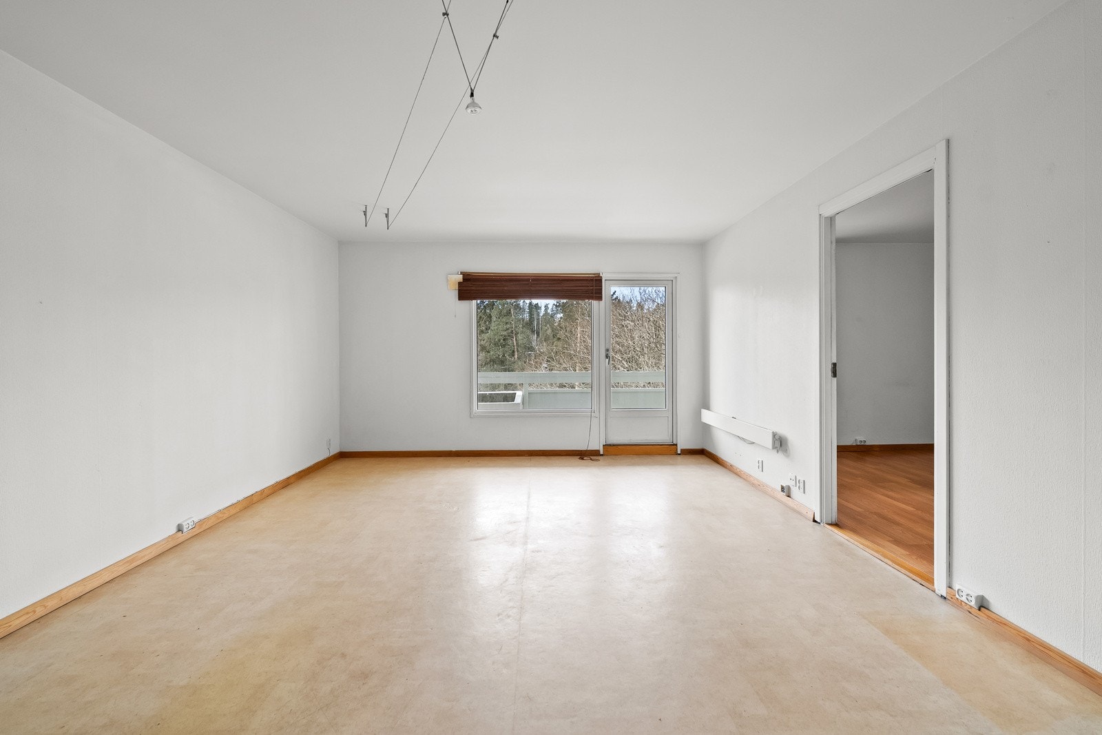 Grunnpakke for kabel-TV er inkludert i felleskostnadene Galleribilde