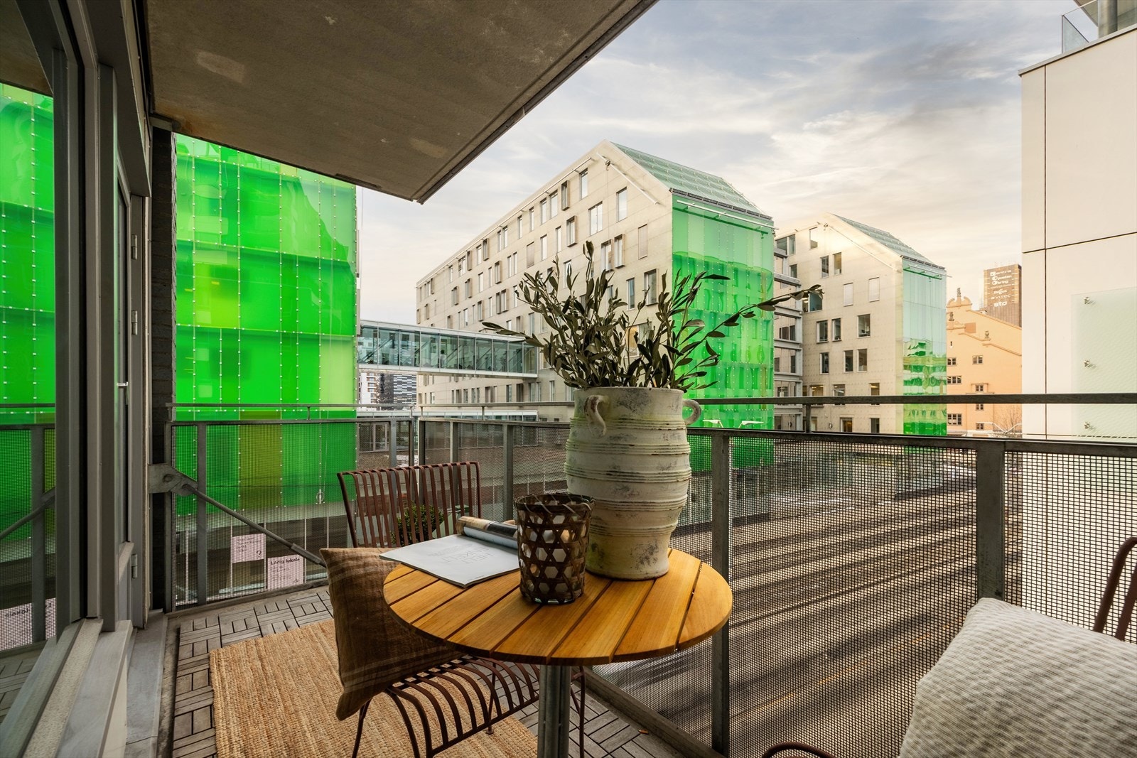 Leiligheten er en 2-roms hjørneleilighet i 3. etasje med heisadkomst Galleribilde