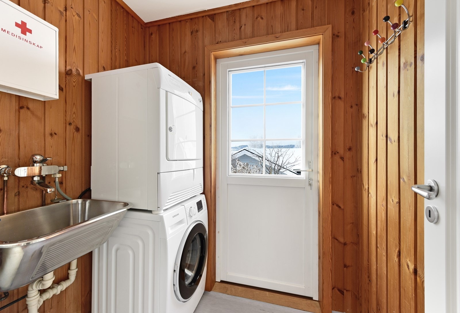 Vaskerommet har egen utgang, noe som er praktisk i hverdagen. Galleribilde
