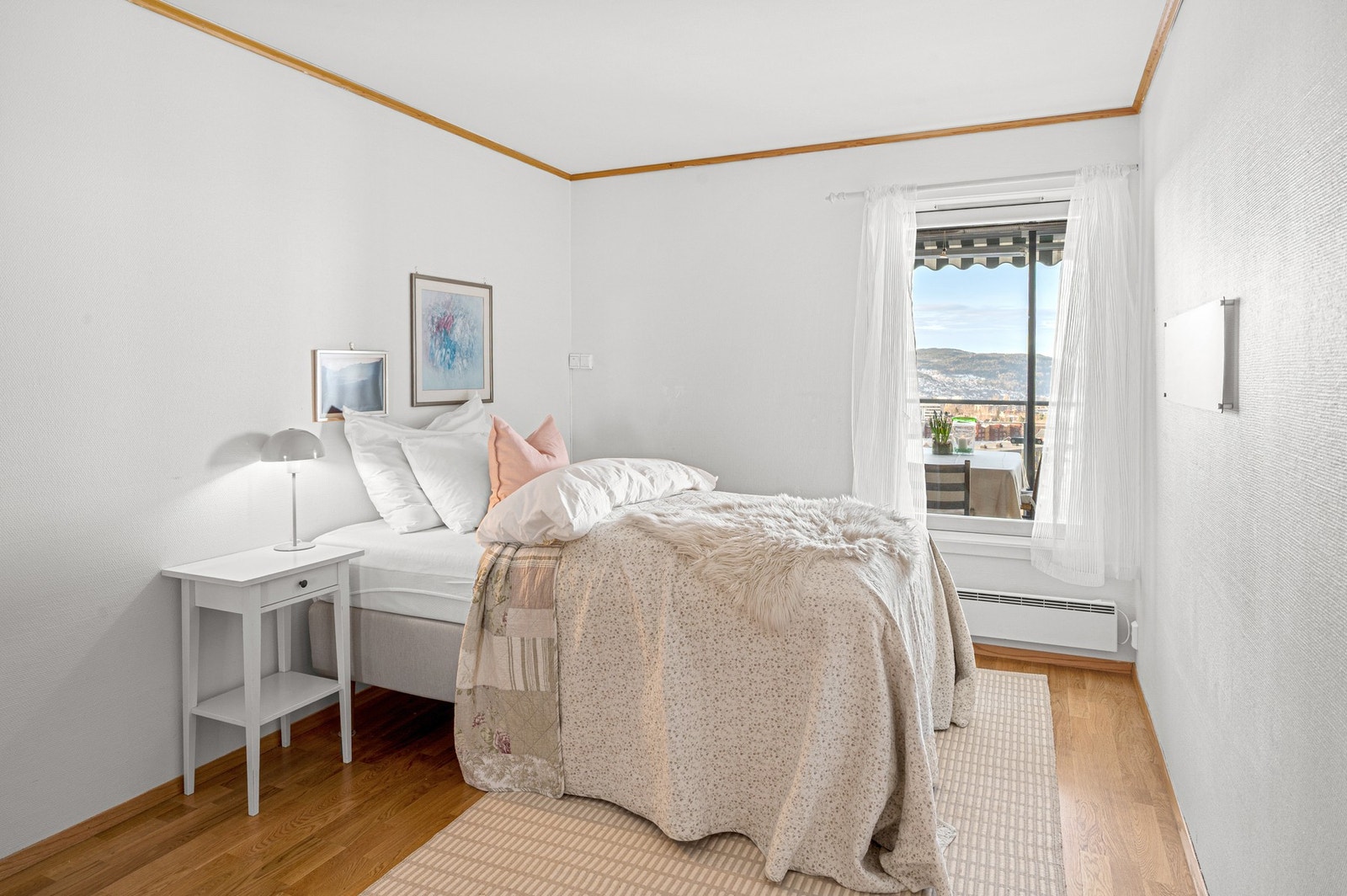 Stort soverom på 11,5 kvadratmeter. Galleribilde