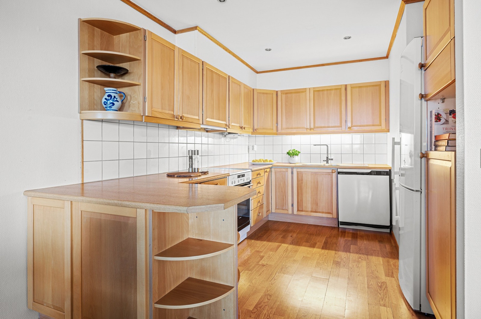 Et stort og fint kvalitetskjøkken i heltre. Galleribilde