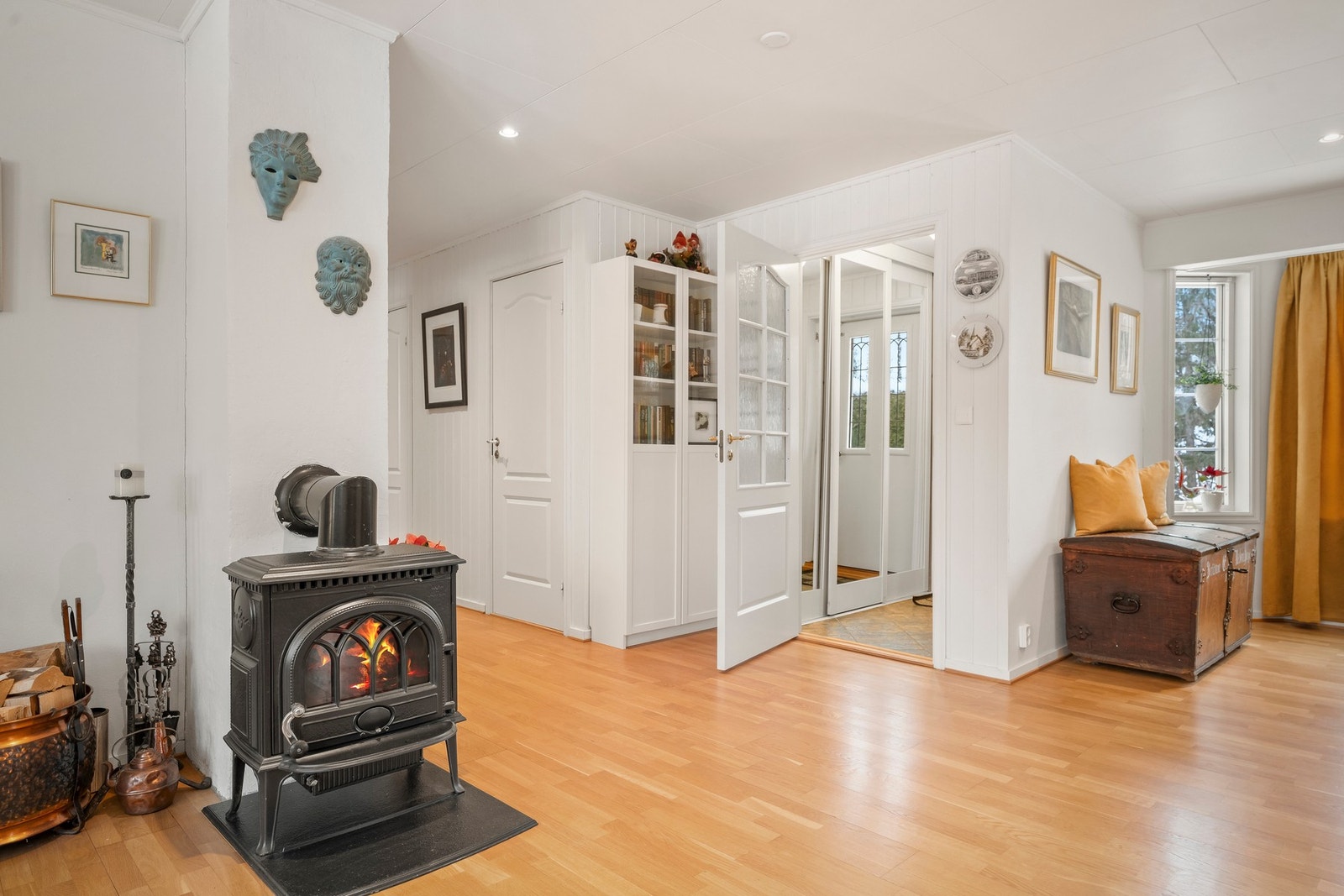 Behagelig vannbåren gulvvarme med trådløs varmestyring. Galleribilde