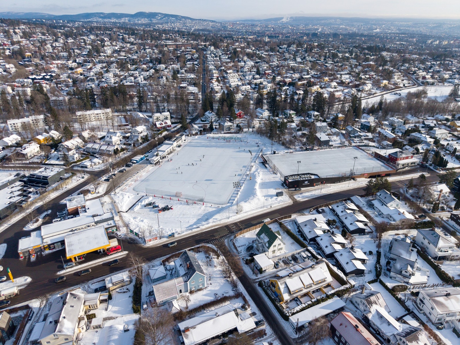 Gressbanen. Et eldorado for barn, både sommer som vinter. Galleribilde