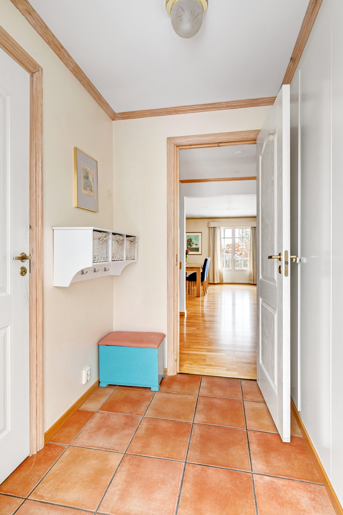 Flislagt entré med varmekabler. Galleribilde