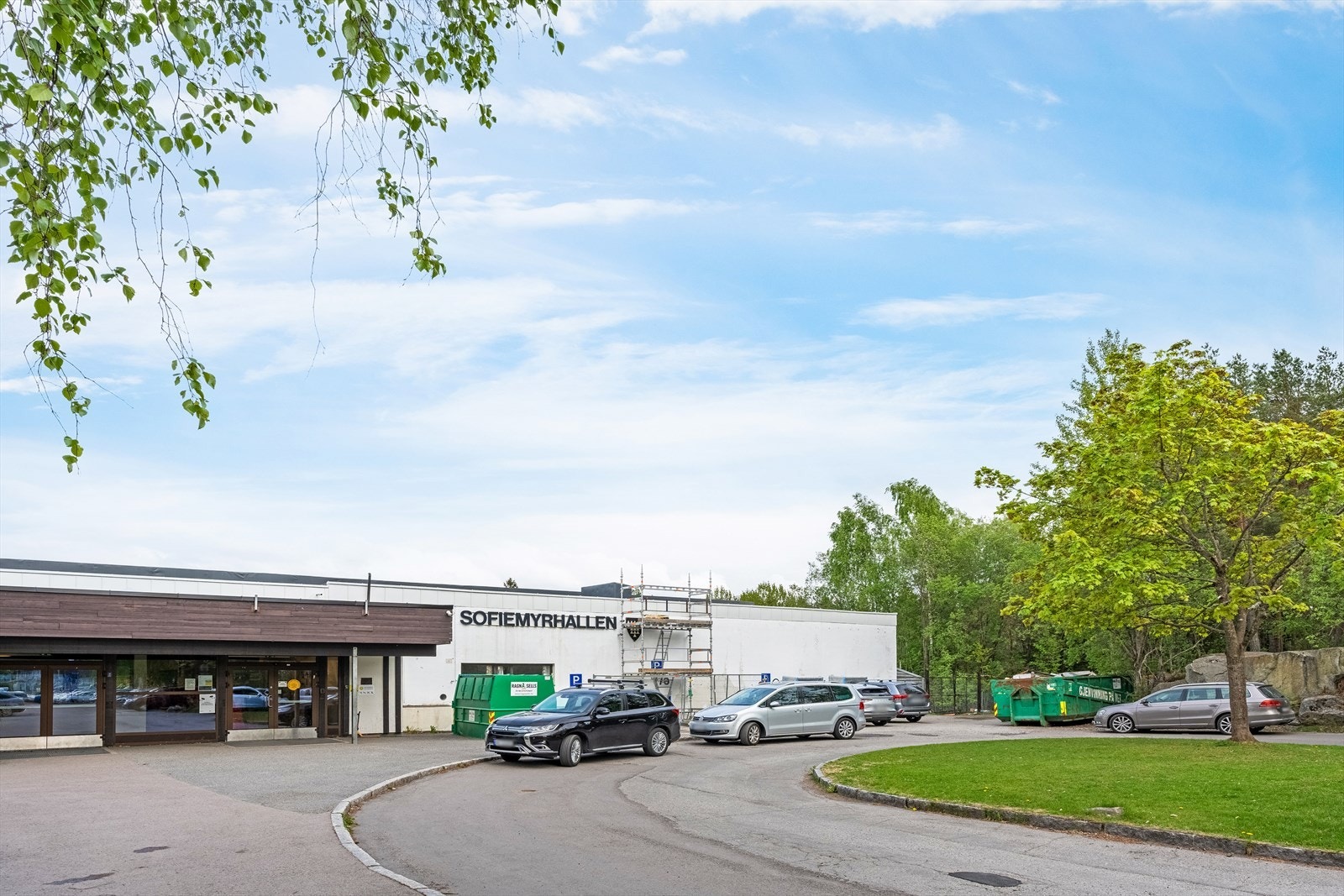 Nærhet til Sofiemyrhallen - Her har man bl.a. aktiviteter som svømming, turn, håndball m.m. Galleribilde