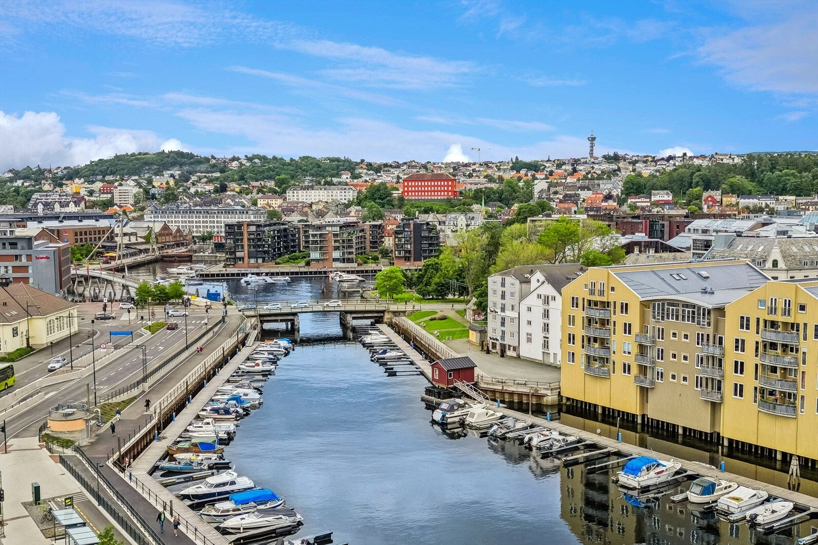 Dronebilde av kanalen fra sommeren 2023 Galleribilde