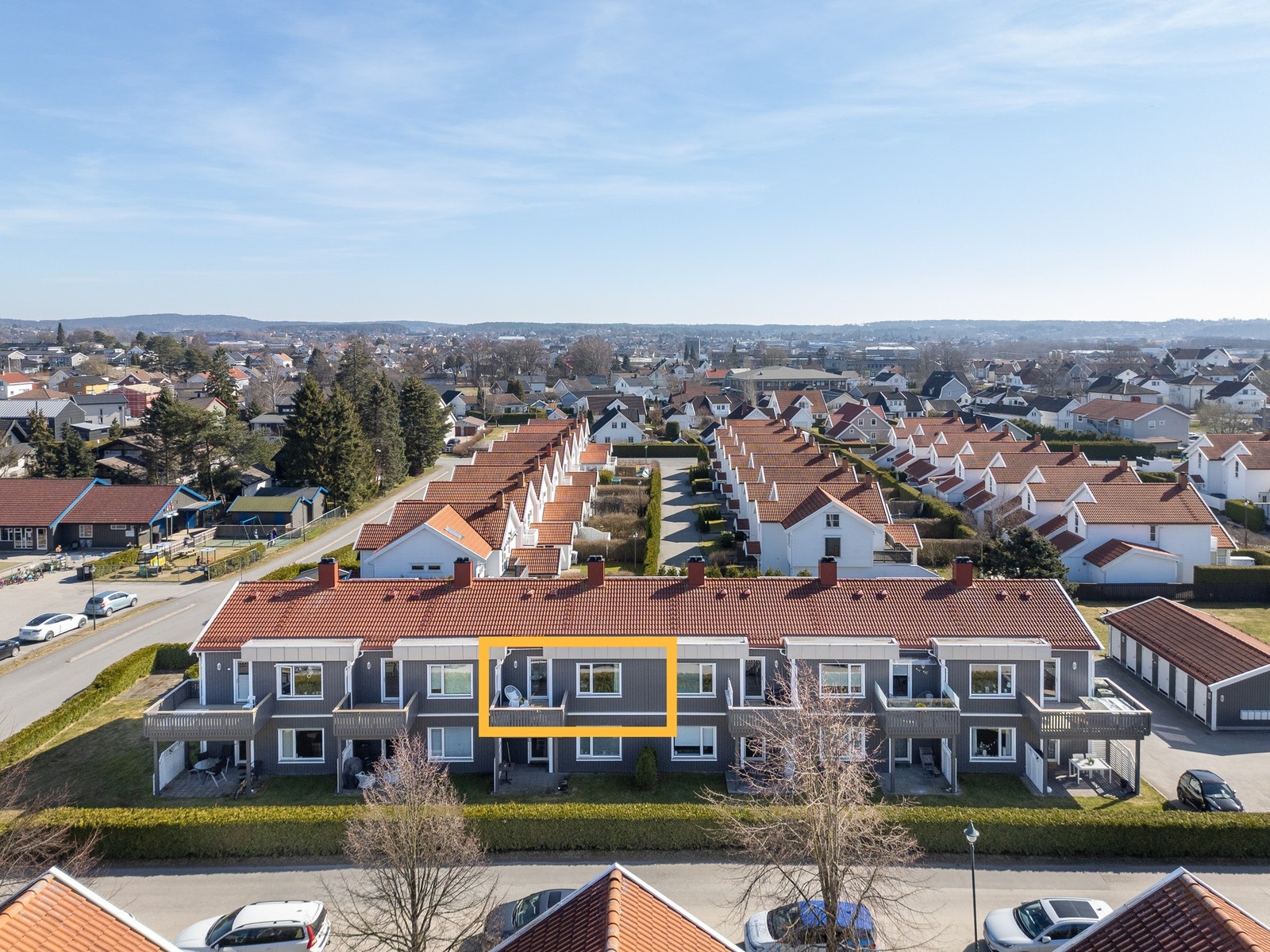 Rosebuen 27 er en lys leilighet med god planløsning og et fint interiør på Leie. Galleribilde