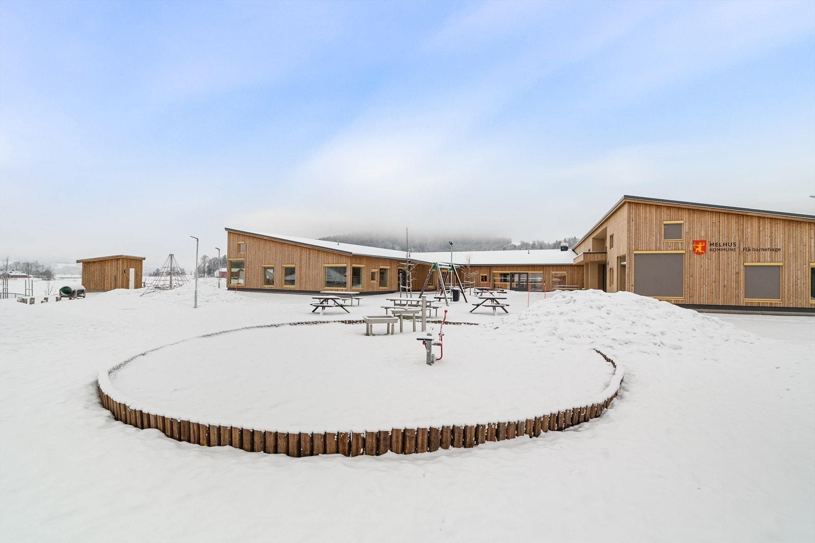 Barnehagen befinner seg kun en kort kjøretur (ca. 2 min) unna. Galleribilde