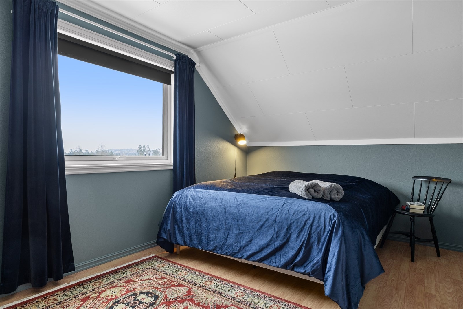 På soverom tre kan du fint ha eget gjesterom, barnerom eller kontor etter eget ønske. Galleribilde