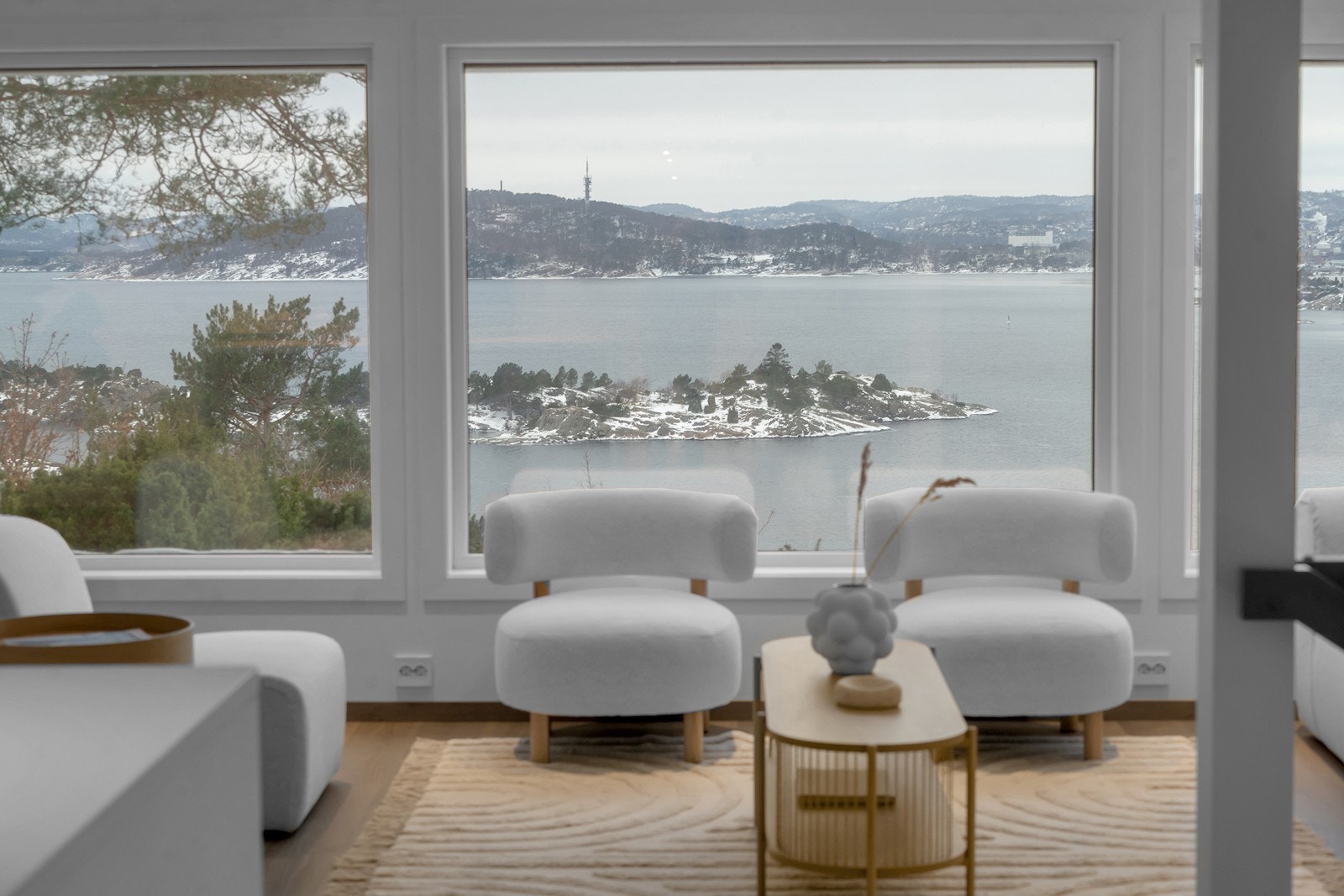 Utsikt mot Odderøya og byen Galleribilde