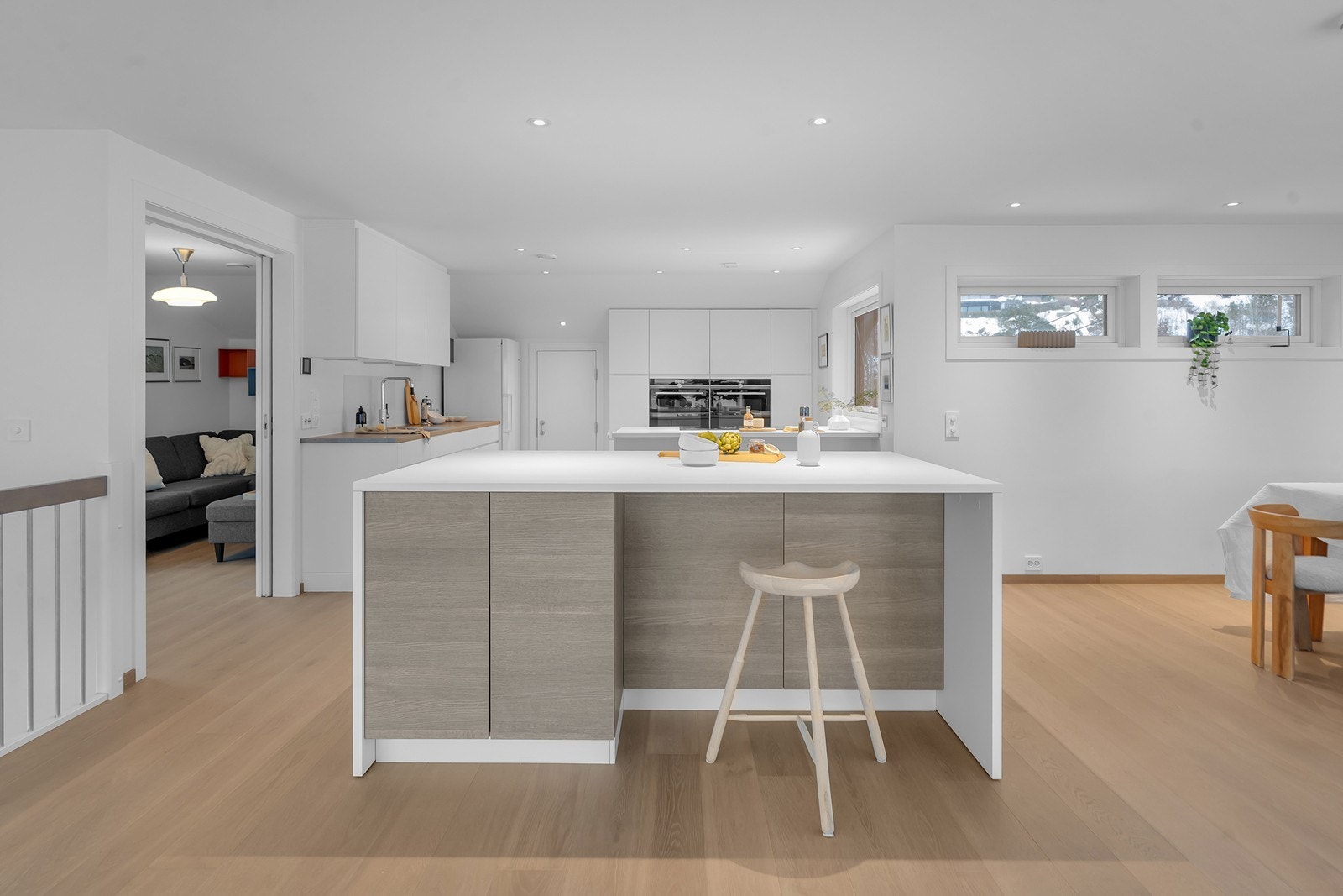 Rom til venstre er brukt som kontor/TV-stue Galleribilde