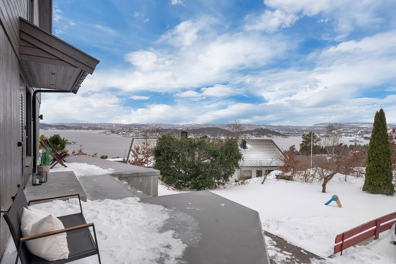 Ny støpt platting med inngangsparti Galleribilde