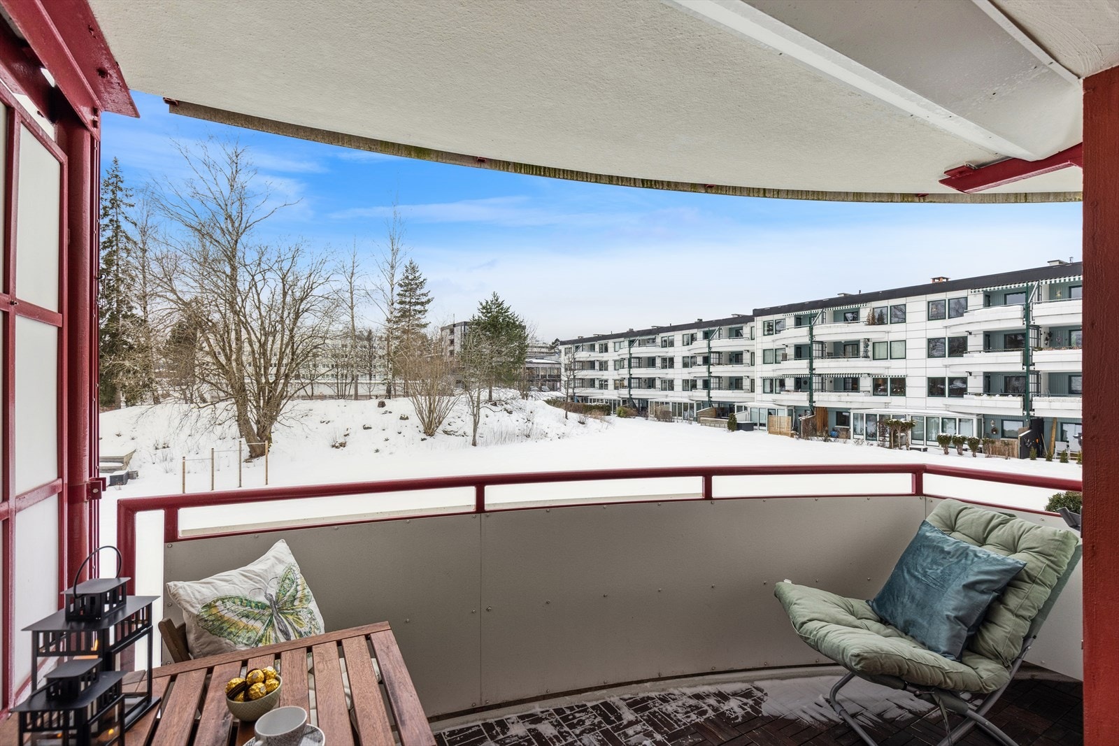 En vestvendt balkong på 7 kvm som vil gi deg hyggelige solforhold Galleribilde