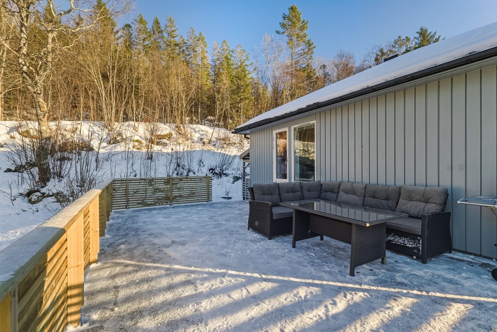 God plass til utemøbler. Galleribilde