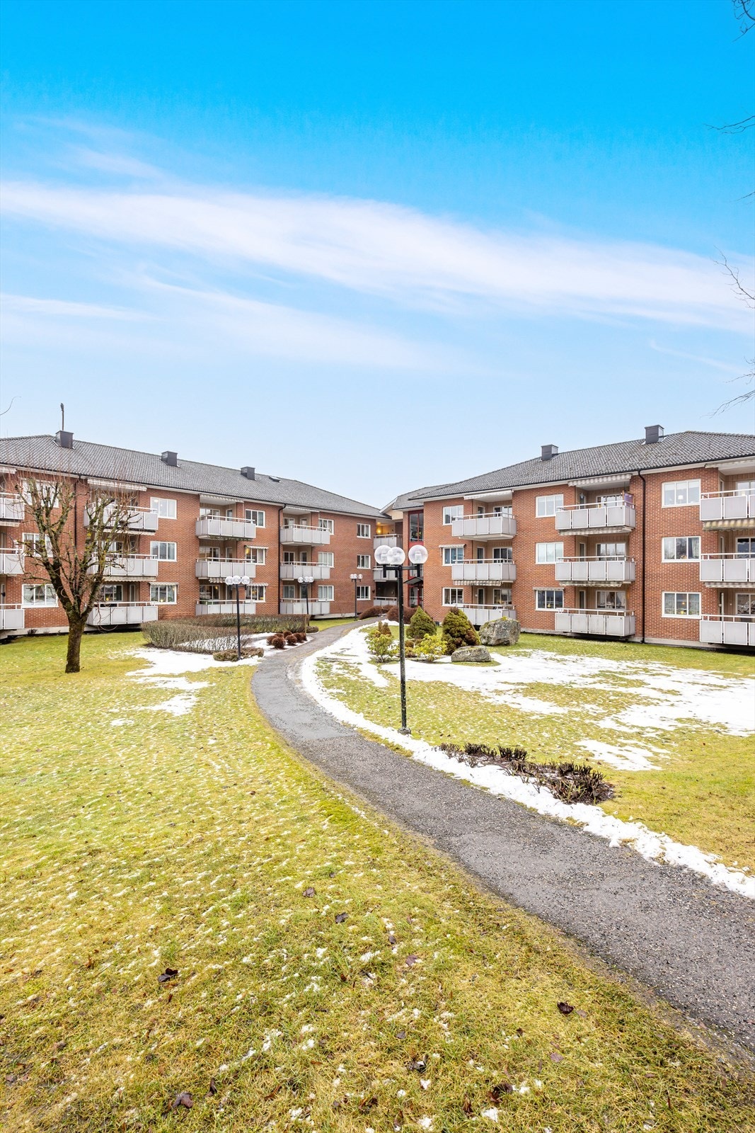 009_1DX35568.jpg Galleribilde