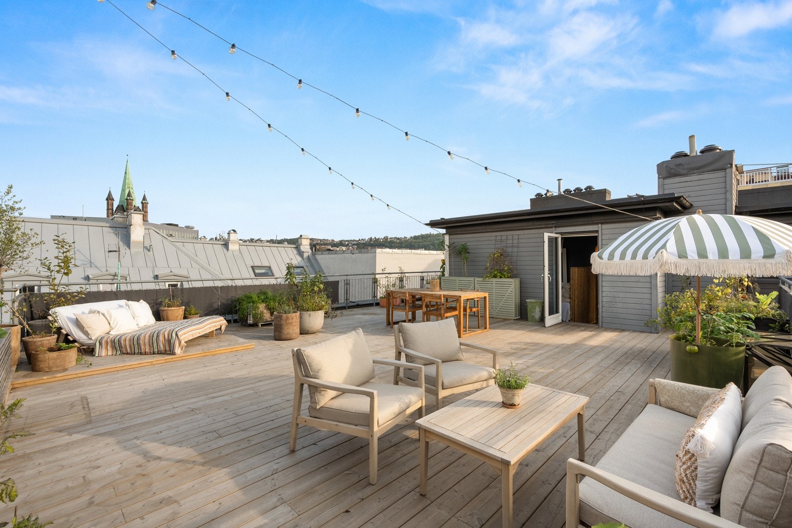 Velkommen til Margit Hansens gate 5, presentert av Schala & Partners ved Henrik Jensen, tlf. 996 92 427. Galleribilde