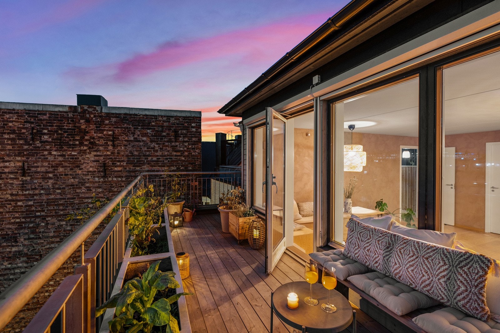 I tillegg er det installert solskjerming foran stuen, kjøkken og hovedsoverommet Galleribilde