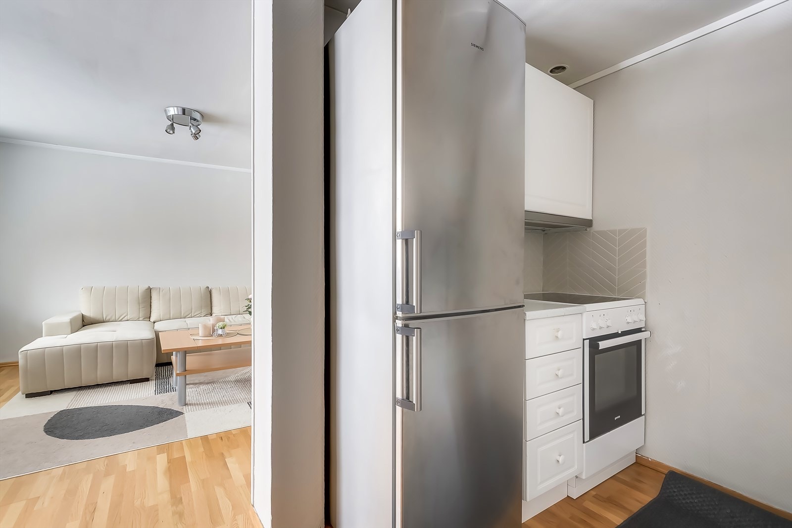 Kjøkkenet ligger i praktisk tilknytning til både entré og stue. Galleribilde