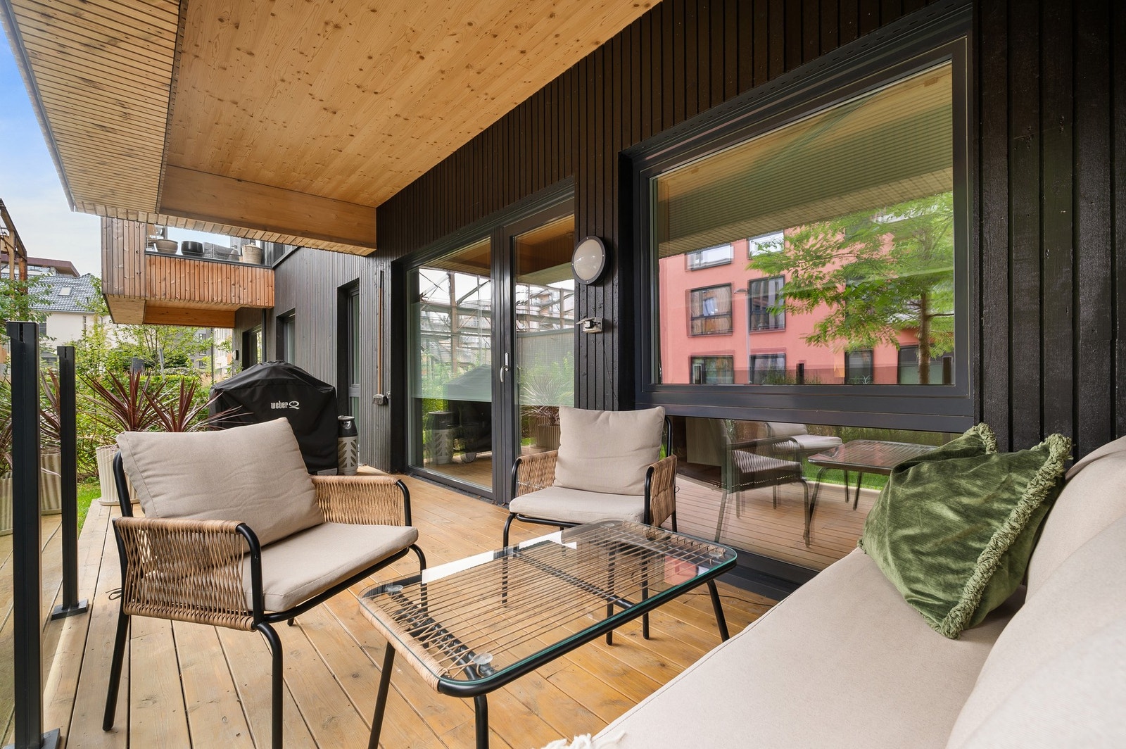 Med 12,3 kvm gir markterrassen rikelig plass til utemøbler og hyggelig uteopphold. Galleribilde