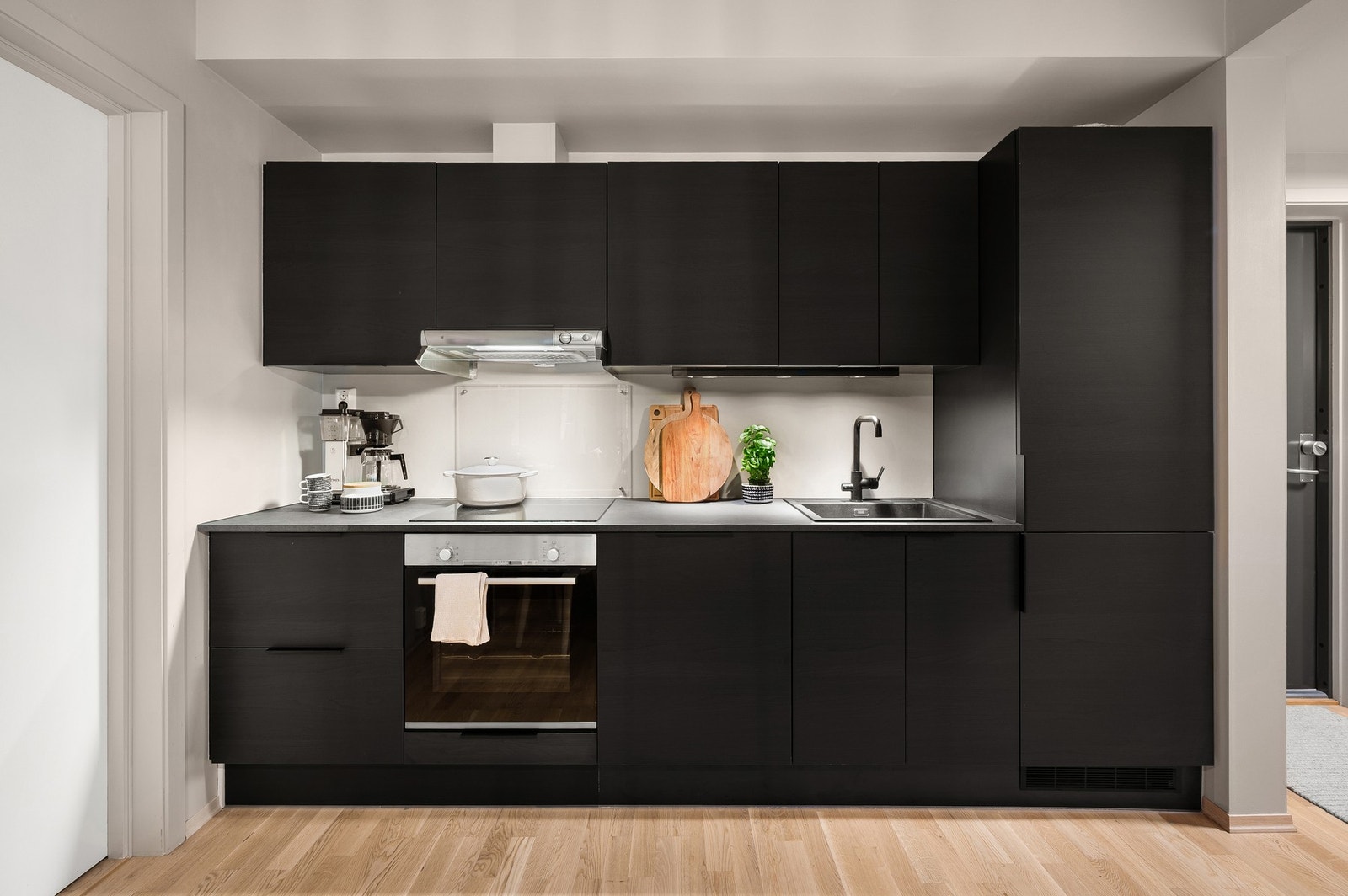 Nydelig kjøkken oppgradert i 2024, vurdert til TG0 av takstmann - moderne og stilrent. Galleribilde