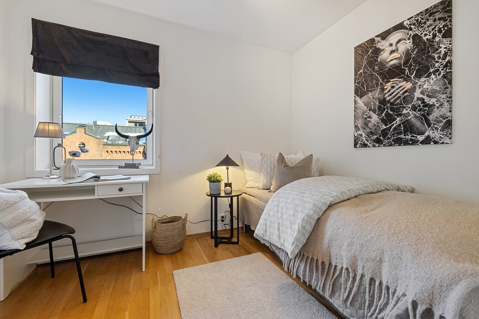 Perfekt ekstra soverom for hjemmekontor eller gjester. Galleribilde