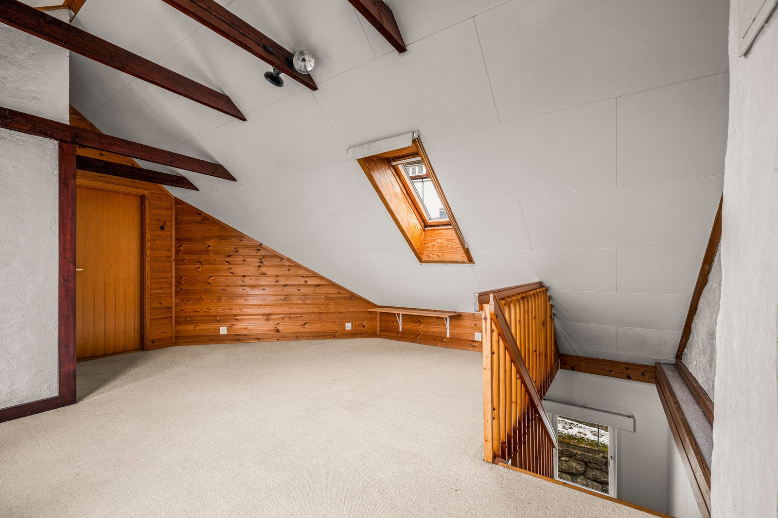Opp trappen kommer vi til loftsetasjen. Galleribilde