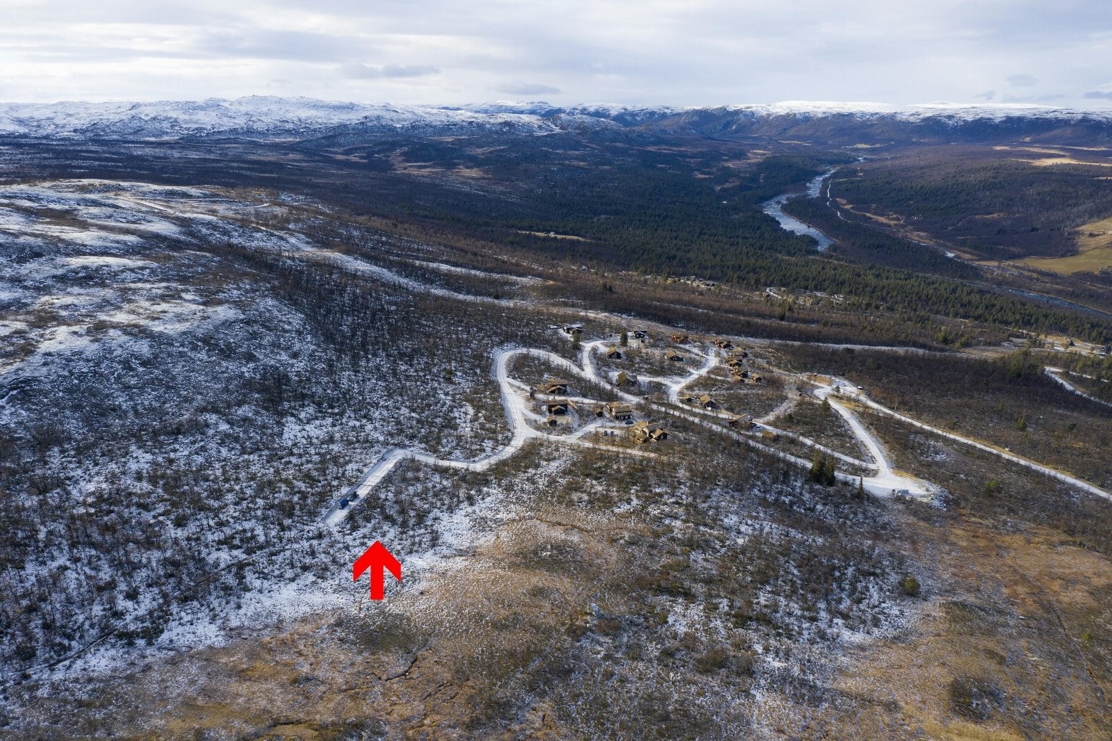 Tomten ligger ved rød pil Galleribilde