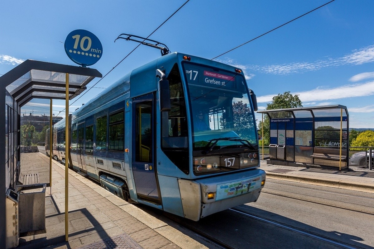 1 minutt unna er det kollektiv trafikk i alle retninger Galleribilde