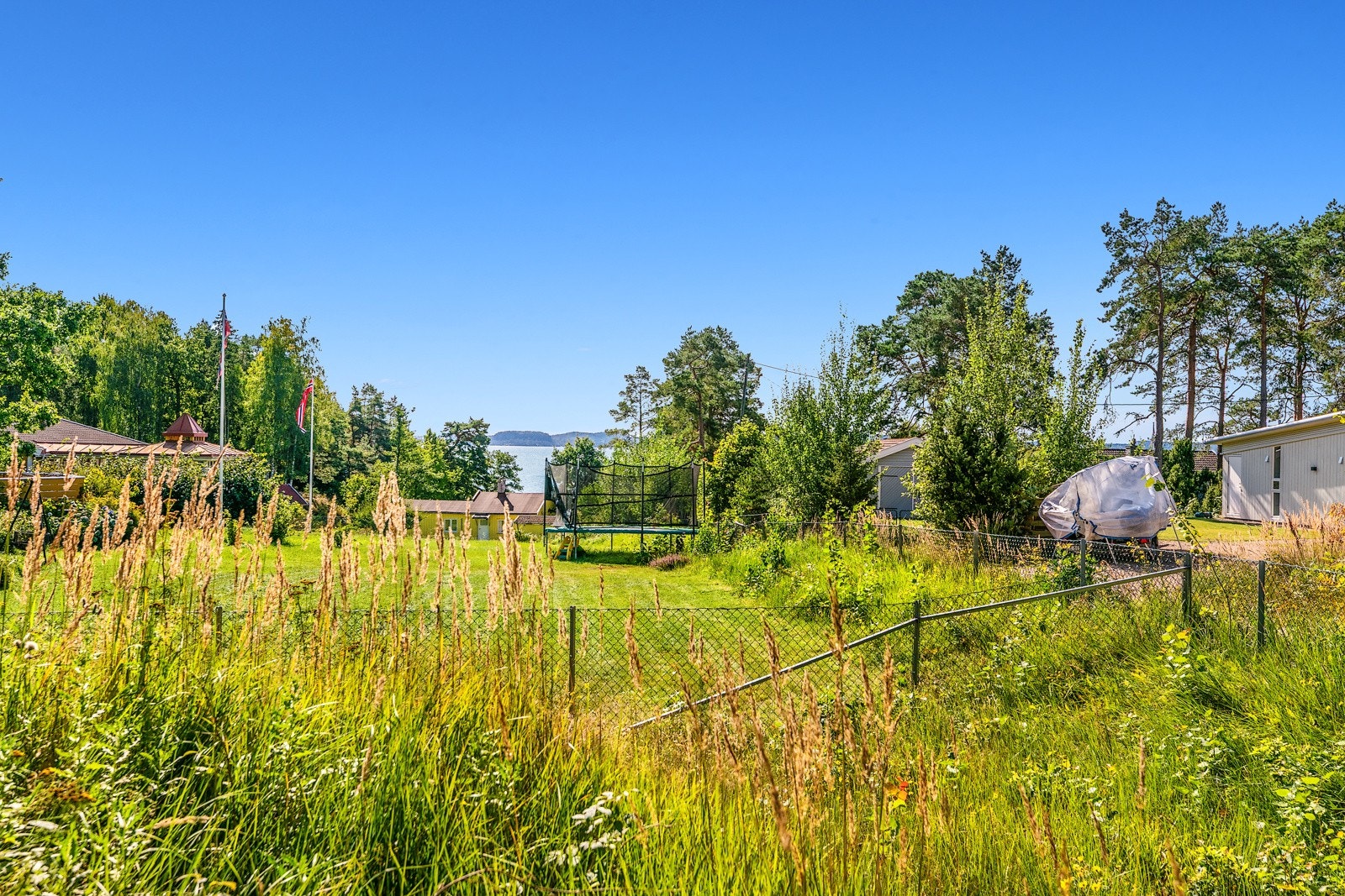 Fin fjordutsikt fra tomten. Galleribilde