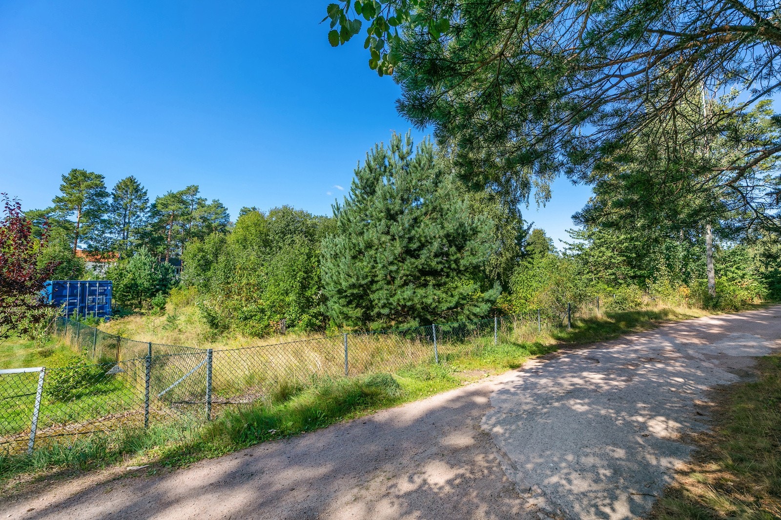 Tomten ligger fint til i en blindvei. Galleribilde