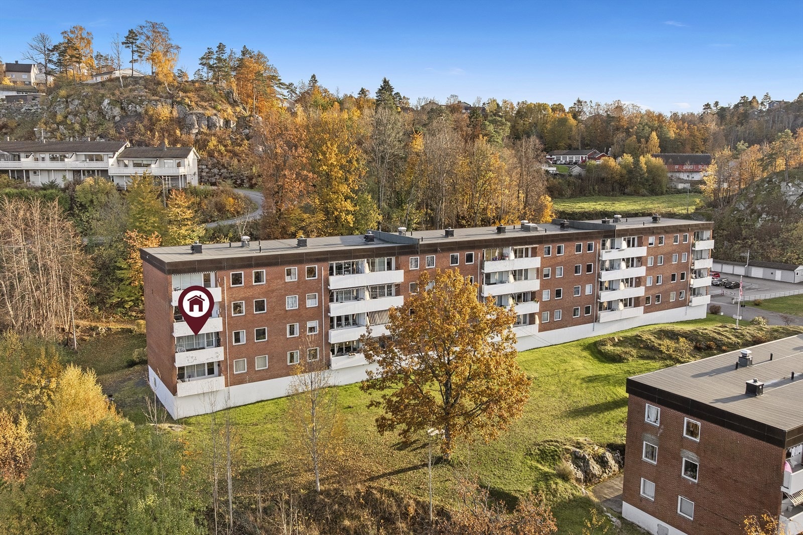 Denne romslige endeleiligheten ligger i 2 etg og har alt på en flate. Galleribilde