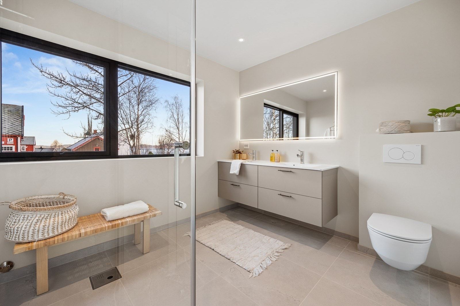 Et en suite-bad gir en privat og komfortabel sone sammen med soverommet. Galleribilde