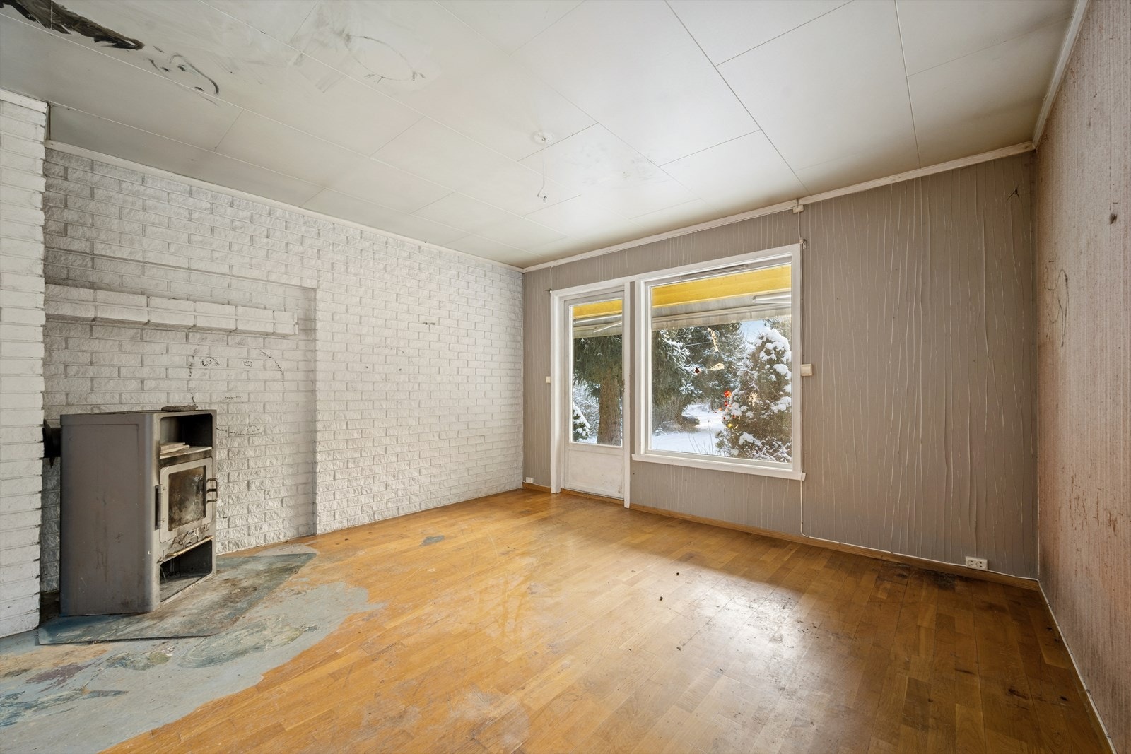 Stuen har en fin utforming og kan omgjøres til boligens naturlige samlingspunkt. Galleribilde