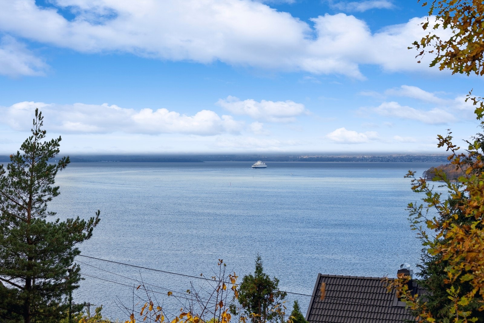 Bademuligheter finner du i gangavstand på flere flotte strender langs kysten. Galleribilde