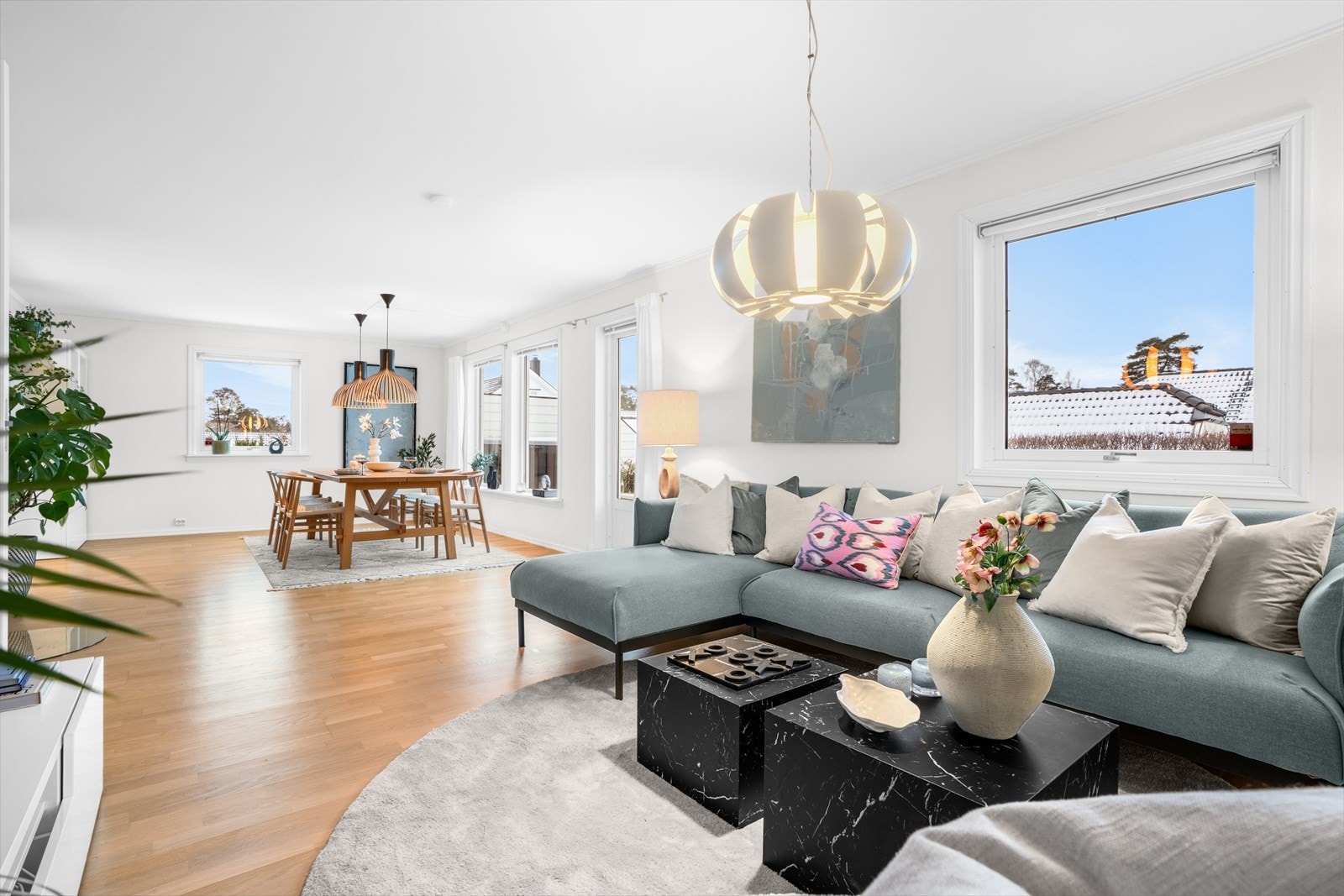 Dette er en svært familievennlig bolig beliggende i et rolig og veletablert boligområde på Oppsal i Oslo. Galleribilde