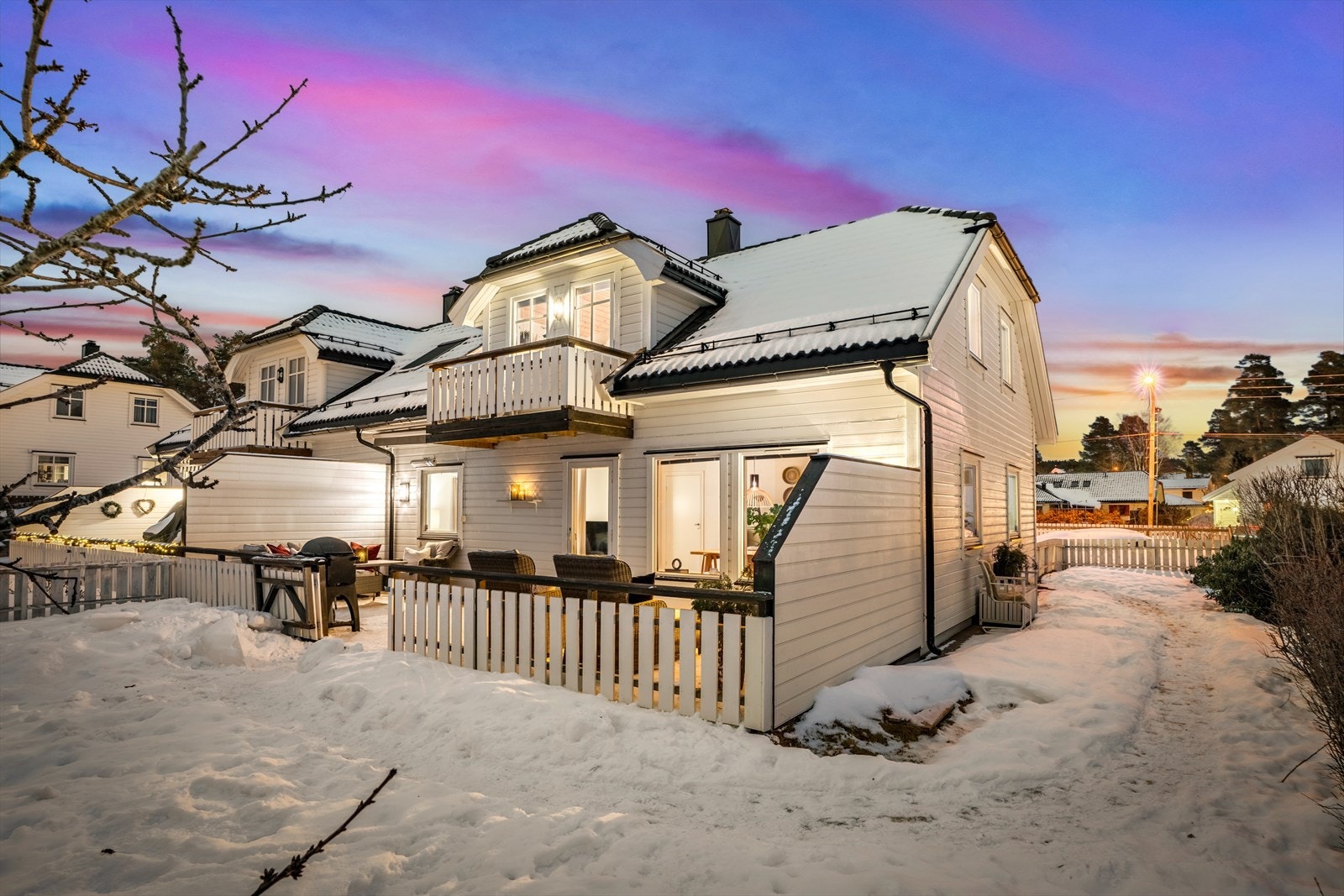 Her bor du med kort vei til både skoler, barnehager og gode kollektivforbindelser - en klar fordel for familier i alle livsfaser. Galleribilde