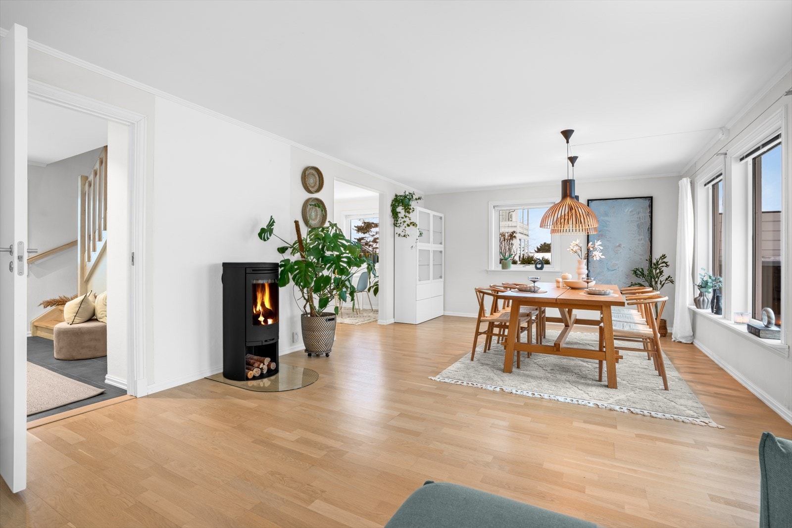 Det er lagt varmekabler i 1. etasje samt på badet i 2. etasje. Galleribilde