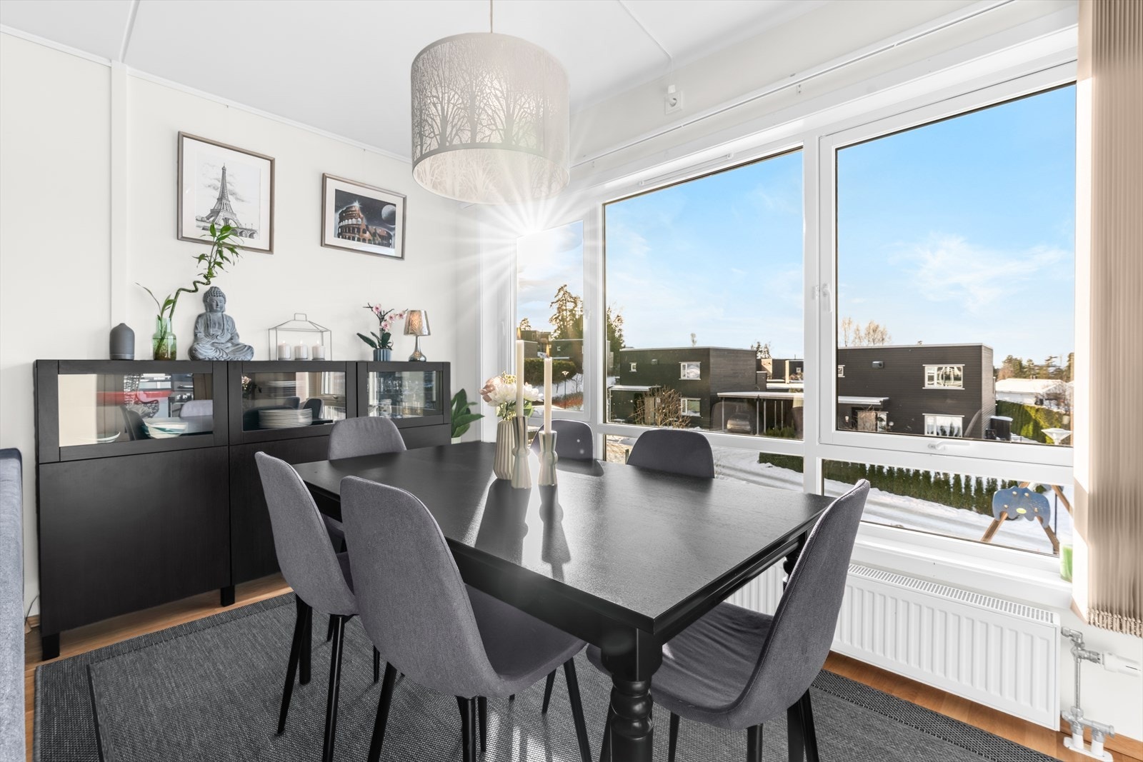 Her kan middagen nytes i hyggelige lag! Galleribilde